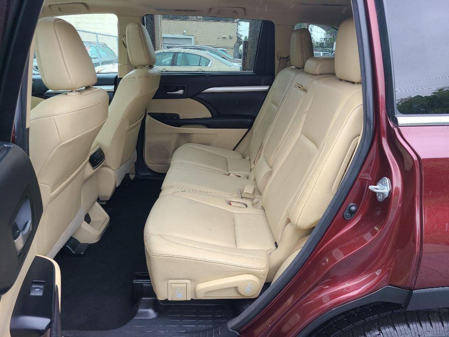 2017 BURG TOYOTA HIGHLANDER XLE (5TDJZRFH3HS) with an 3.5L engine, Automatic transmission, located at 7981 Paxton Street, Harrisburg, PA, 17111, (717) 561-2926, 40.261490, -76.749229 - WE FINANCE!!! Good Credit/ Bad Credit/ No Credit - ALL Trade-Ins Welcomed!!! ***Guaranteed Credit Approval*** APPLY ONLINE or CALL us TODAY ;) Internet Prices and Marketplace Prices are SPECIAL discounted ***CASH DEALS*** Retail Prices are higher. Please call us to discuss your cash and finan - Photo#16
