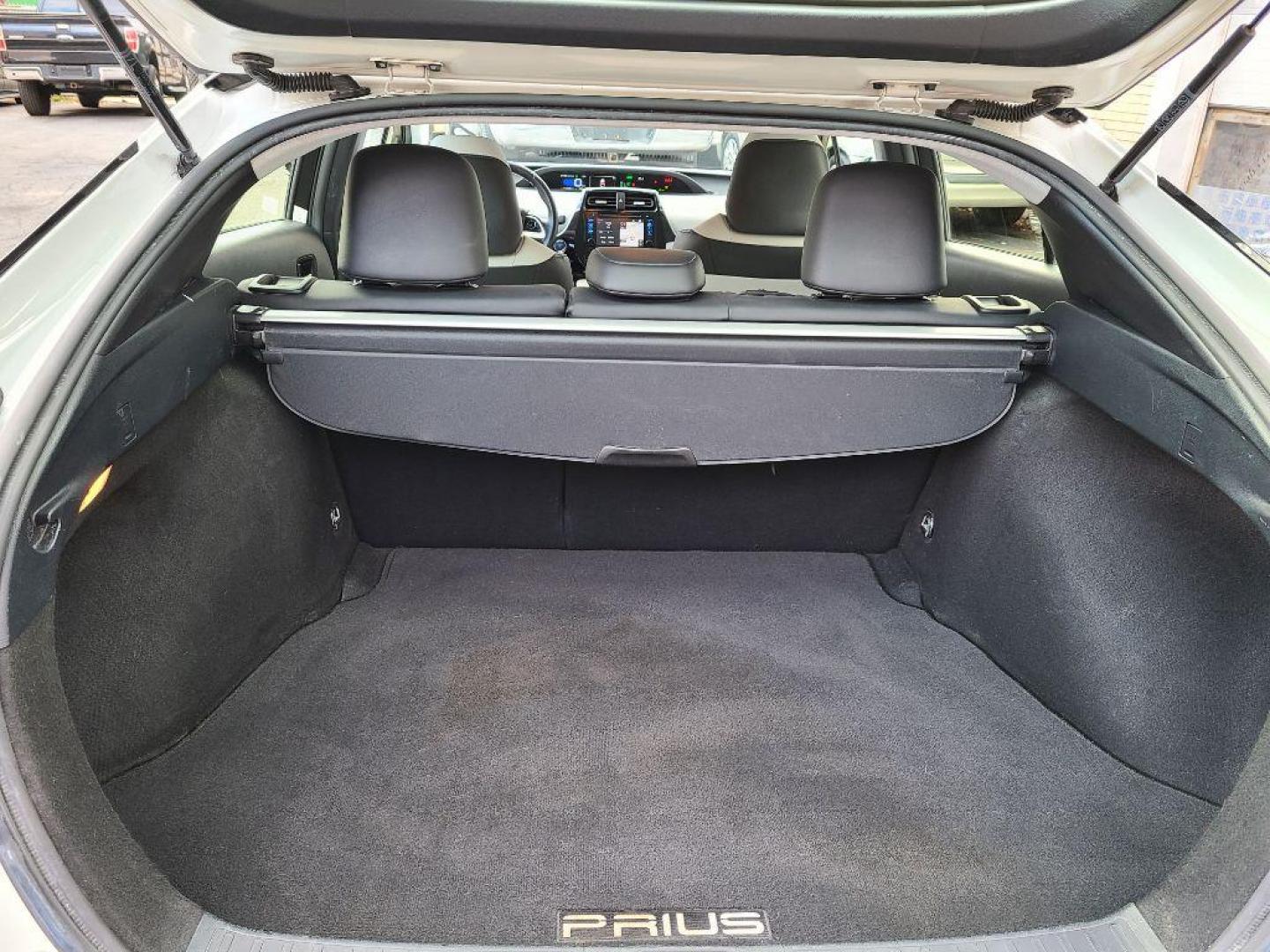 2017 WHITE TOYOTA PRIUS FOUR HATCHBACK (JTDKARFU6H3) with an 1.8L engine, Continuously Variable transmission, located at 7981 Paxton Street, Harrisburg, PA, 17111, (717) 561-2926, 40.261490, -76.749229 - WE FINANCE!!! Good Credit/ Bad Credit/ No Credit - ALL Trade-Ins Welcomed!!! ***Guaranteed Credit Approval*** APPLY ONLINE or CALL us TODAY ;) Internet Prices and Marketplace Prices are SPECIAL discounted ***CASH DEALS*** Retail Prices are higher. Please call us to discuss your cash and finan - Photo#11