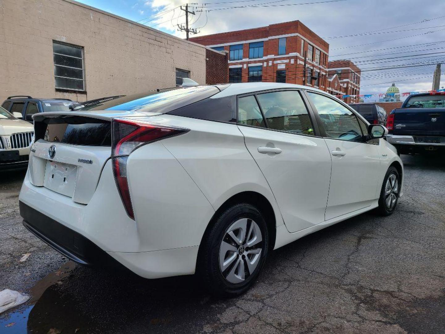 2017 WHITE TOYOTA PRIUS FOUR HATCHBACK (JTDKARFU6H3) with an 1.8L engine, Continuously Variable transmission, located at 7981 Paxton Street, Harrisburg, PA, 17111, (717) 561-2926, 40.261490, -76.749229 - WE FINANCE!!! Good Credit/ Bad Credit/ No Credit - ALL Trade-Ins Welcomed!!! ***Guaranteed Credit Approval*** APPLY ONLINE or CALL us TODAY ;) Internet Prices and Marketplace Prices are SPECIAL discounted ***CASH DEALS*** Retail Prices are higher. Please call us to discuss your cash and finan - Photo#4