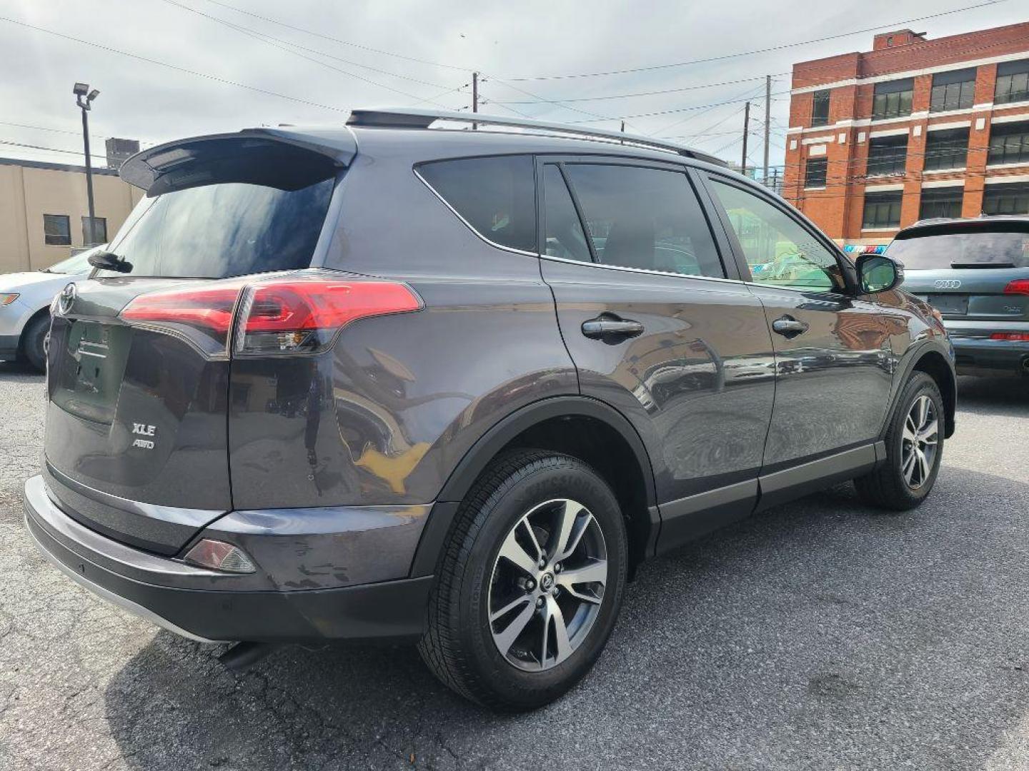 2017 GRAY TOYOTA RAV4 XLE (JTMRFREV2HJ) with an 2.5L engine, Automatic transmission, located at 7981 Paxton Street, Harrisburg, PA, 17111, (717) 561-2926, 40.261490, -76.749229 - WE FINANCE!!! Good Credit/ Bad Credit/ No Credit - ALL Trade-Ins Welcomed!!! ***Guaranteed Credit Approval*** APPLY ONLINE or CALL us TODAY ;) Internet Prices and Marketplace Prices are SPECIAL discounted ***CASH DEALS*** Retail Prices are higher. Please call us to discuss your cash and finan - Photo#4