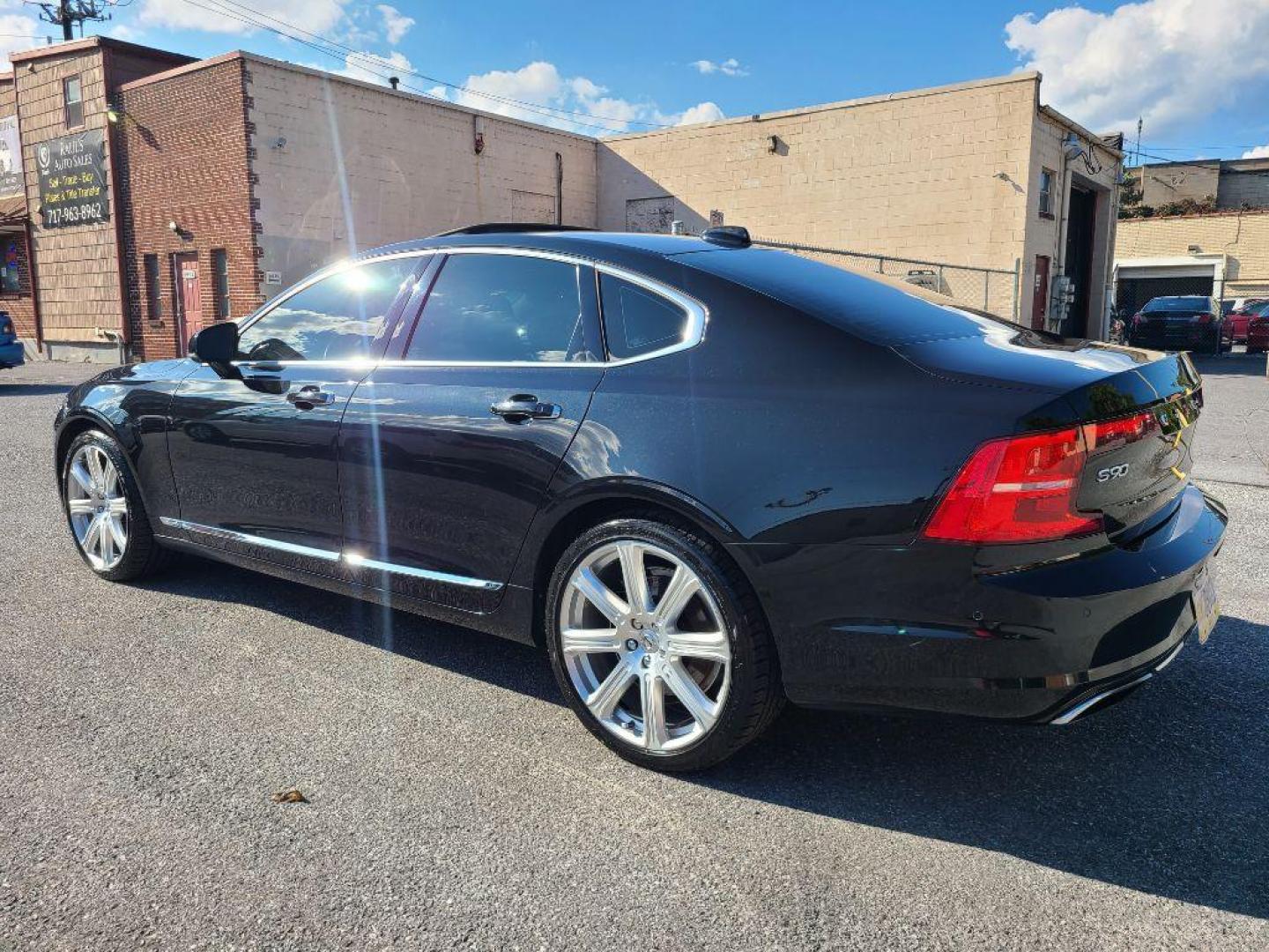 2017 BLACK VOLVO S90 T6 INSCRIPTION (YV1A22ML2H1) with an 2.0L engine, Automatic transmission, located at 117 North Cameron Street, Harrisburg, PA, 17101, (717) 963-8962, 40.266762, -76.875259 - WE FINANCE!!! Good Credit/ Bad Credit/ No Credit - ALL Trade-Ins Welcomed!!! ***Guaranteed Credit Approval*** APPLY ONLINE or CALL us TODAY ;) Please call us to discuss your cash and financing options. - Photo#2