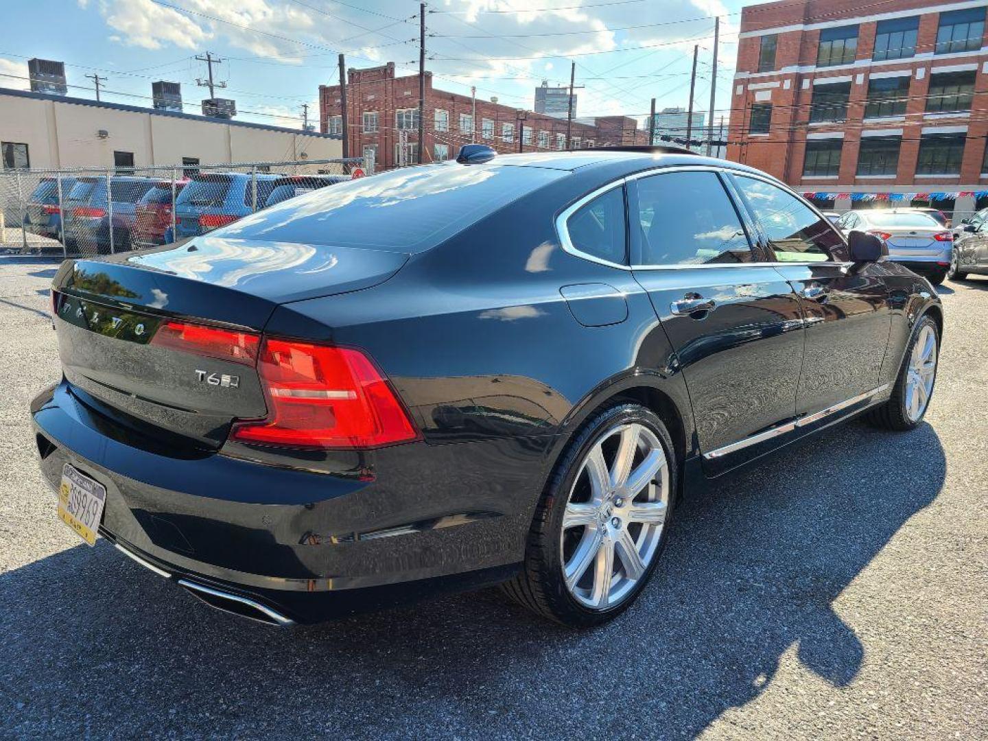 2017 BLACK VOLVO S90 T6 INSCRIPTION (YV1A22ML2H1) with an 2.0L engine, Automatic transmission, located at 117 North Cameron Street, Harrisburg, PA, 17101, (717) 963-8962, 40.266762, -76.875259 - WE FINANCE!!! Good Credit/ Bad Credit/ No Credit - ALL Trade-Ins Welcomed!!! ***Guaranteed Credit Approval*** APPLY ONLINE or CALL us TODAY ;) Please call us to discuss your cash and financing options. - Photo#4