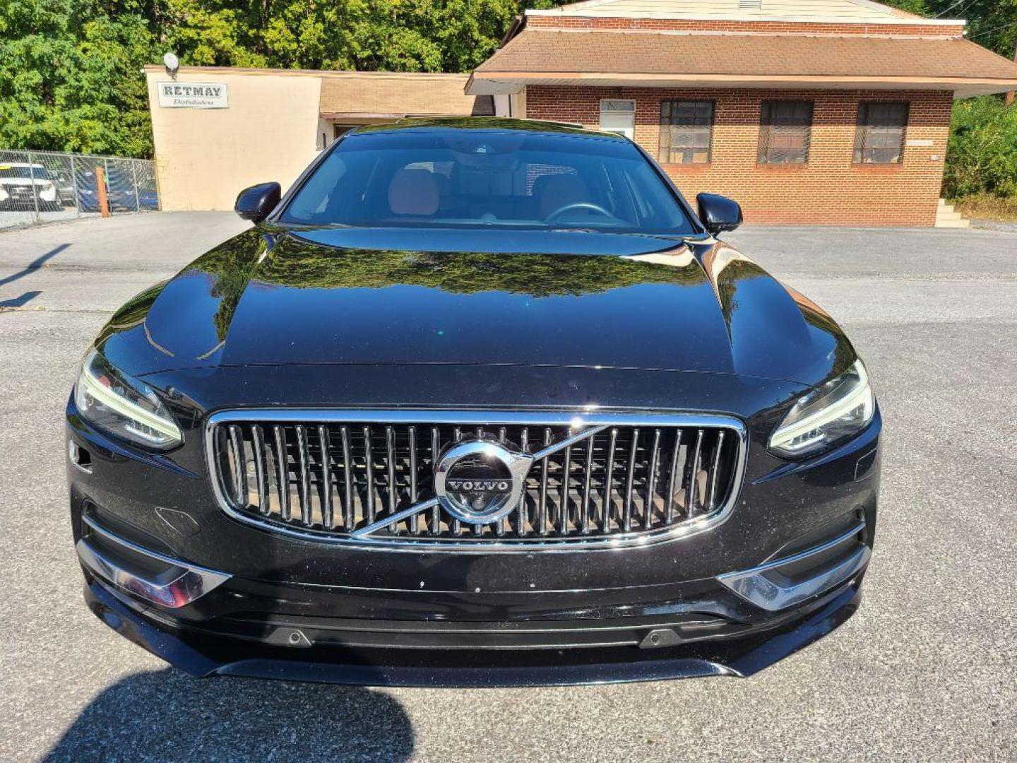 2017 BLACK VOLVO S90 T6 INSCRIPTION (YV1A22ML2H1) with an 2.0L engine, Automatic transmission, located at 117 North Cameron Street, Harrisburg, PA, 17101, (717) 963-8962, 40.266762, -76.875259 - WE FINANCE!!! Good Credit/ Bad Credit/ No Credit - ALL Trade-Ins Welcomed!!! ***Guaranteed Credit Approval*** APPLY ONLINE or CALL us TODAY ;) Please call us to discuss your cash and financing options. - Photo#7