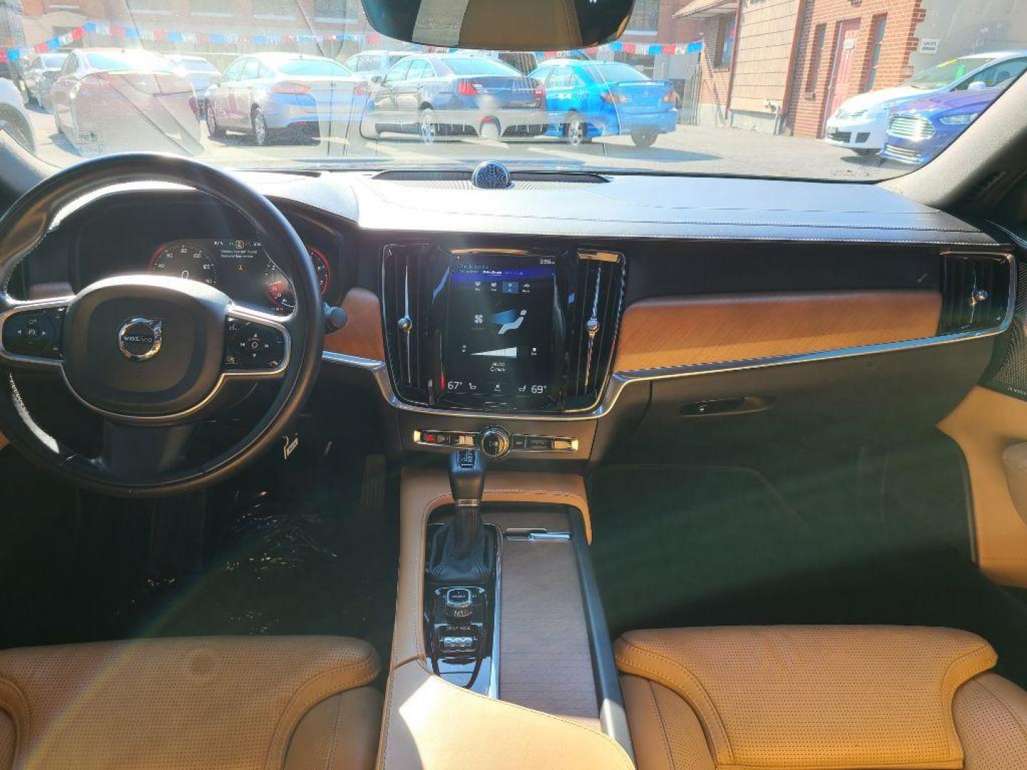 2017 BLACK VOLVO S90 T6 INSCRIPTION (YV1A22ML2H1) with an 2.0L engine, Automatic transmission, located at 117 North Cameron Street, Harrisburg, PA, 17101, (717) 963-8962, 40.266762, -76.875259 - WE FINANCE!!! Good Credit/ Bad Credit/ No Credit - ALL Trade-Ins Welcomed!!! ***Guaranteed Credit Approval*** APPLY ONLINE or CALL us TODAY ;) Please call us to discuss your cash and financing options. - Photo#10