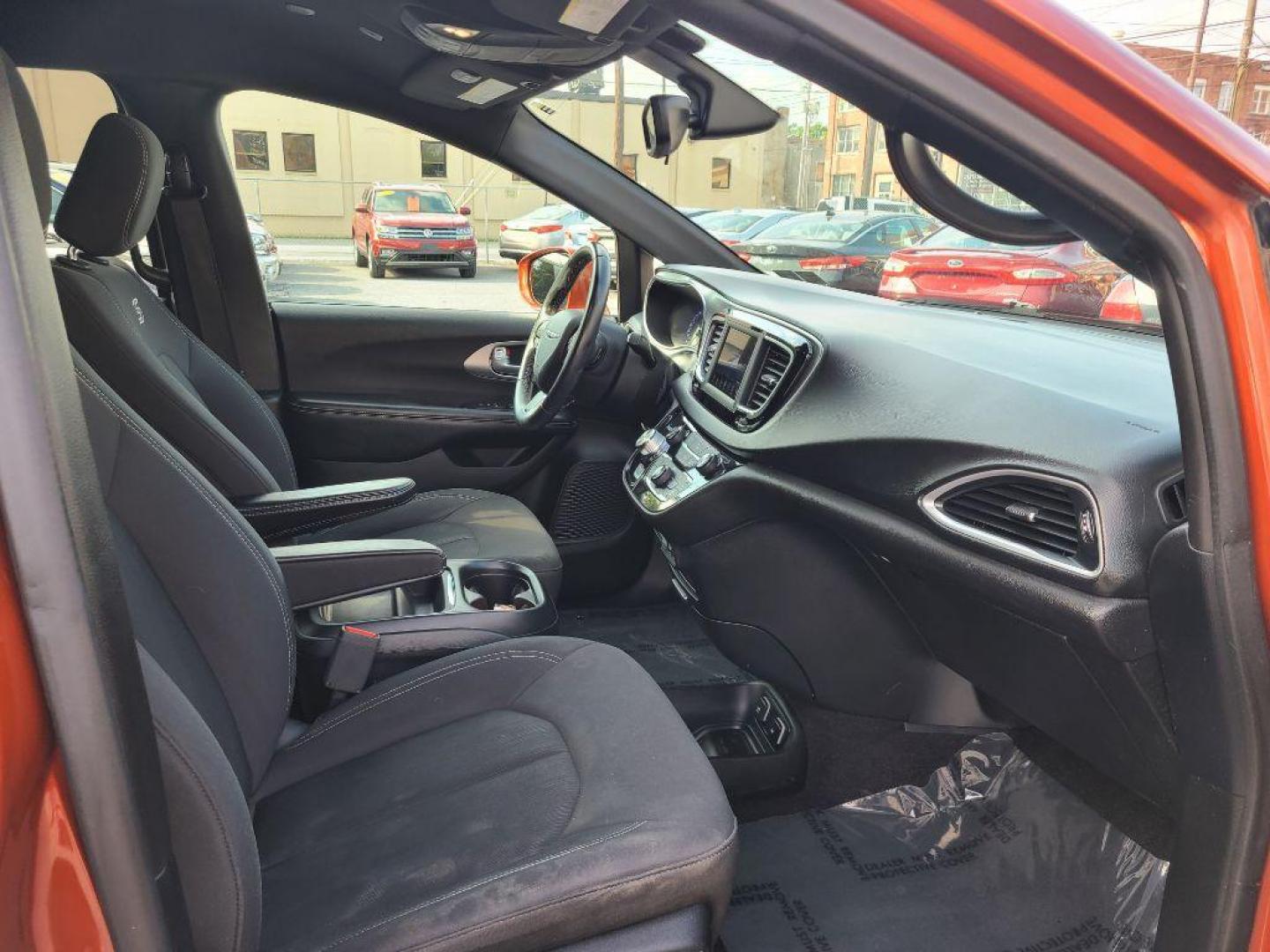 2018 ORANGE CHRYSLER PACIFICA TOURING PLUS (2C4RC1FG5JR) with an 3.6L engine, Automatic transmission, located at 7981 Paxton Street, Harrisburg, PA, 17111, (717) 561-2926, 40.261490, -76.749229 - WE FINANCE!!! Good Credit/ Bad Credit/ No Credit - ALL Trade-Ins Welcomed!!! ***Guaranteed Credit Approval*** APPLY ONLINE or CALL us TODAY ;) Internet Prices and Marketplace Prices are SPECIAL discounted ***CASH DEALS*** Retail Prices are higher. Please call us to discuss your cash and finan - Photo#8