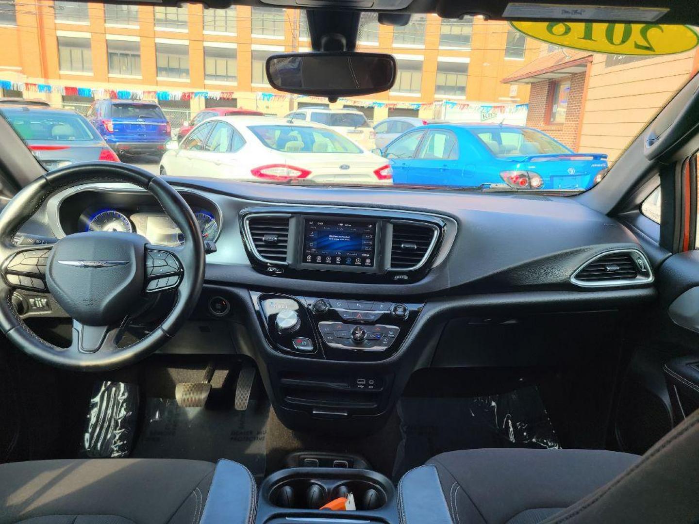 2018 ORANGE CHRYSLER PACIFICA TOURING PLUS (2C4RC1FG5JR) with an 3.6L engine, Automatic transmission, located at 7981 Paxton Street, Harrisburg, PA, 17111, (717) 561-2926, 40.261490, -76.749229 - WE FINANCE!!! Good Credit/ Bad Credit/ No Credit - ALL Trade-Ins Welcomed!!! ***Guaranteed Credit Approval*** APPLY ONLINE or CALL us TODAY ;) Internet Prices and Marketplace Prices are SPECIAL discounted ***CASH DEALS*** Retail Prices are higher. Please call us to discuss your cash and finan - Photo#10