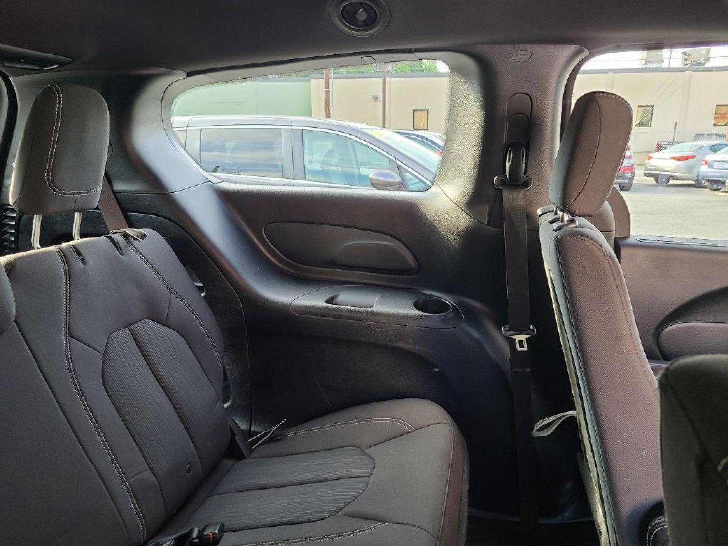 2018 ORANGE CHRYSLER PACIFICA TOURING PLUS (2C4RC1FG5JR) with an 3.6L engine, Automatic transmission, located at 7981 Paxton Street, Harrisburg, PA, 17111, (717) 561-2926, 40.261490, -76.749229 - WE FINANCE!!! Good Credit/ Bad Credit/ No Credit - ALL Trade-Ins Welcomed!!! ***Guaranteed Credit Approval*** APPLY ONLINE or CALL us TODAY ;) Internet Prices and Marketplace Prices are SPECIAL discounted ***CASH DEALS*** Retail Prices are higher. Please call us to discuss your cash and finan - Photo#11