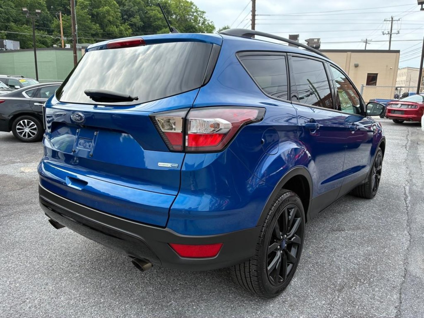 2018 BLUE FORD ESCAPE SE (1FMCU9GD9JU) with an 1.5L engine, Automatic transmission, located at 117 North Cameron Street, Harrisburg, PA, 17101, (717) 963-8962, 40.266762, -76.875259 - WE FINANCE!!! MOST vehicles are available for financing. Good Credit/ Challenged Credit/ No Credit - ALL Trade-Ins Welcomed!!! APPLY ONLINE or CALL us TODAY Please call us to discuss your cash and/or financing options. Thanks for checking our inventory! We're here to help.- Photo#4