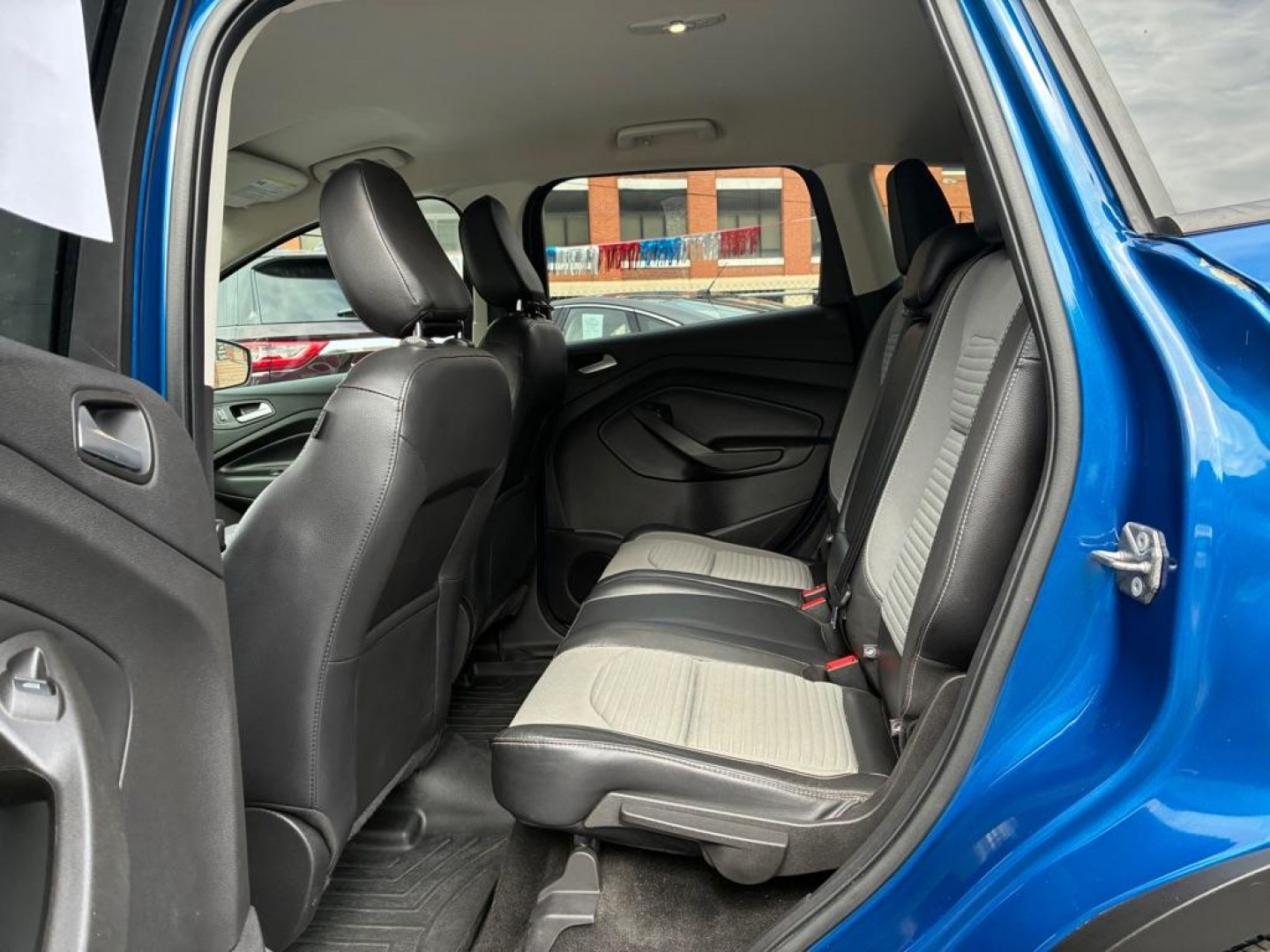 2018 BLUE FORD ESCAPE SE (1FMCU9GD9JU) with an 1.5L engine, Automatic transmission, located at 117 North Cameron Street, Harrisburg, PA, 17101, (717) 963-8962, 40.266762, -76.875259 - WE FINANCE!!! MOST vehicles are available for financing. Good Credit/ Challenged Credit/ No Credit - ALL Trade-Ins Welcomed!!! APPLY ONLINE or CALL us TODAY Please call us to discuss your cash and/or financing options. Thanks for checking our inventory! We're here to help.- Photo#11