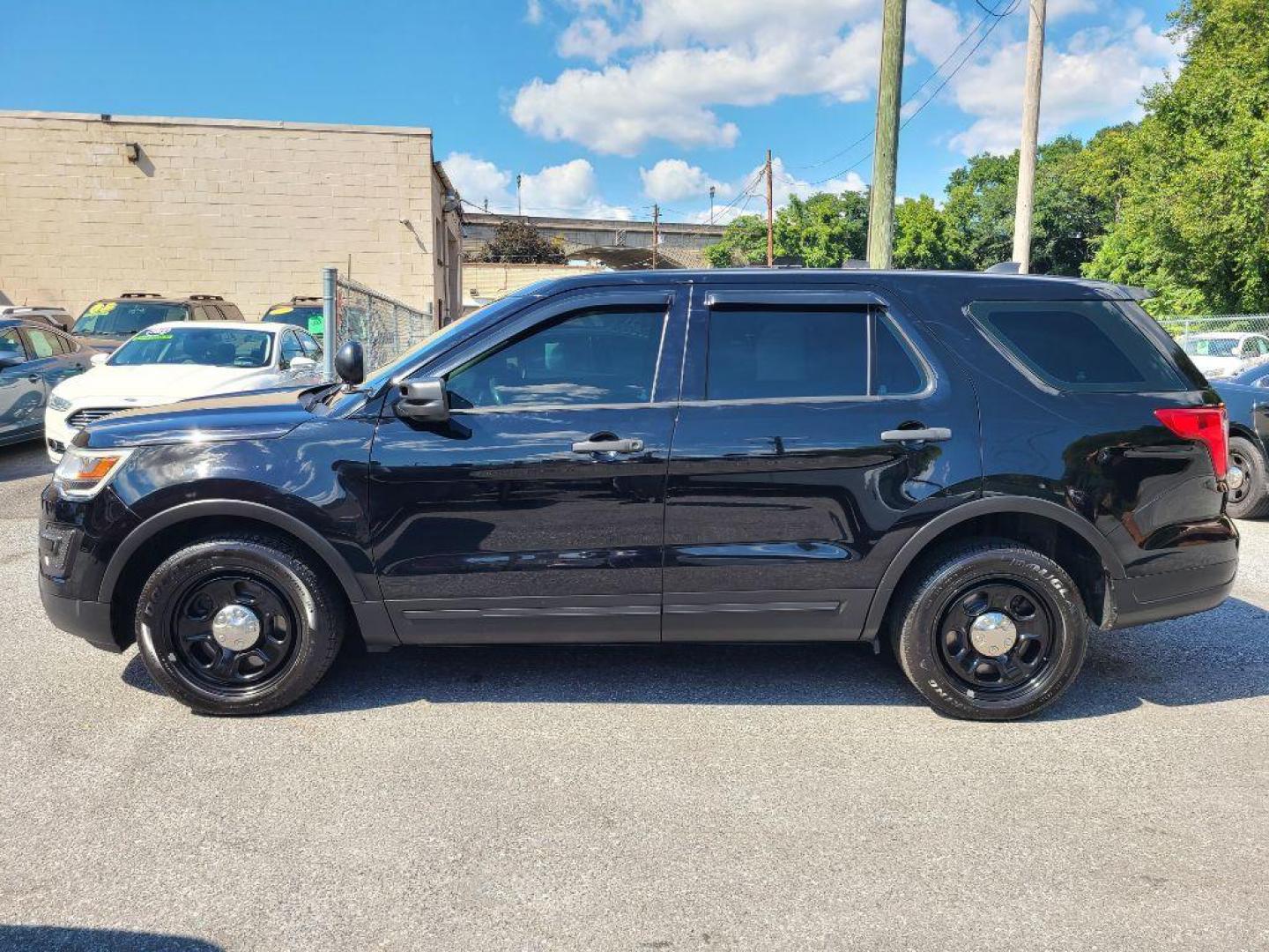 2018 BLACK FORD EXPLORER POLICE INTERCEPTOR (1FM5K8AR8JG) with an 3.7L engine, Automatic transmission, located at 117 North Cameron Street, Harrisburg, PA, 17101, (717) 963-8962, 40.266762, -76.875259 - WE FINANCE!!! Good Credit/ Bad Credit/ No Credit - ALL Trade-Ins Welcomed!!! ***Guaranteed Credit Approval*** APPLY ONLINE or CALL us TODAY ;) Internet Prices and Marketplace Prices are SPECIAL discounted ***CASH DEALS*** Retail Prices are higher. Please call us to discuss your cash and finan - Photo#1