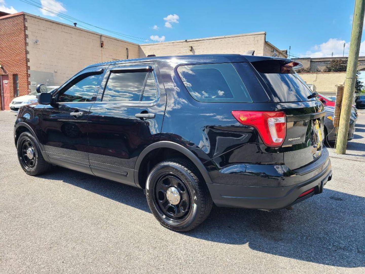 2018 BLACK FORD EXPLORER POLICE INTERCEPTOR (1FM5K8AR8JG) with an 3.7L engine, Automatic transmission, located at 117 North Cameron Street, Harrisburg, PA, 17101, (717) 963-8962, 40.266762, -76.875259 - WE FINANCE!!! Good Credit/ Bad Credit/ No Credit - ALL Trade-Ins Welcomed!!! ***Guaranteed Credit Approval*** APPLY ONLINE or CALL us TODAY ;) Internet Prices and Marketplace Prices are SPECIAL discounted ***CASH DEALS*** Retail Prices are higher. Please call us to discuss your cash and finan - Photo#2