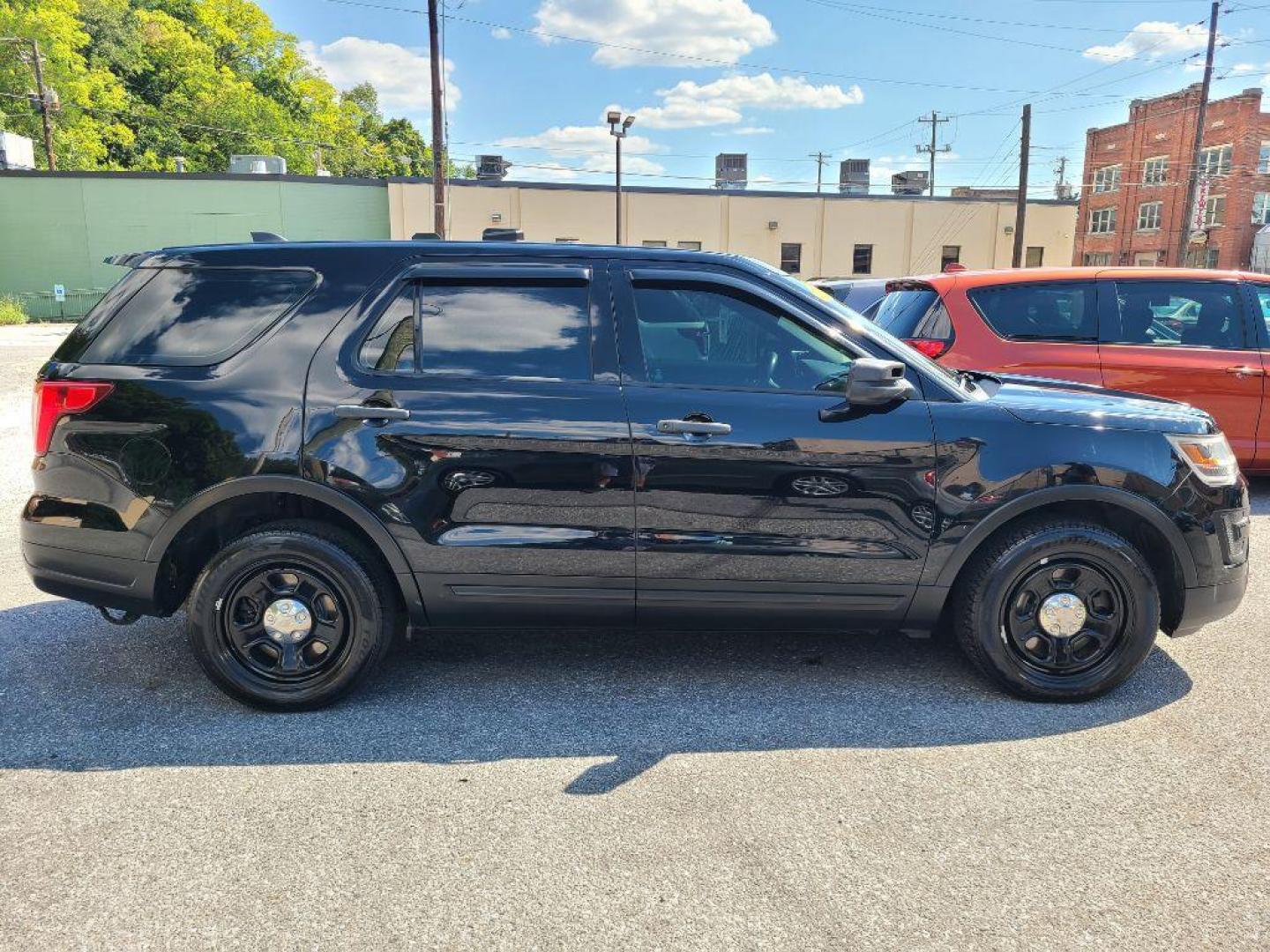 2018 BLACK FORD EXPLORER POLICE INTERCEPTOR (1FM5K8AR8JG) with an 3.7L engine, Automatic transmission, located at 117 North Cameron Street, Harrisburg, PA, 17101, (717) 963-8962, 40.266762, -76.875259 - WE FINANCE!!! Good Credit/ Bad Credit/ No Credit - ALL Trade-Ins Welcomed!!! ***Guaranteed Credit Approval*** APPLY ONLINE or CALL us TODAY ;) Internet Prices and Marketplace Prices are SPECIAL discounted ***CASH DEALS*** Retail Prices are higher. Please call us to discuss your cash and finan - Photo#5