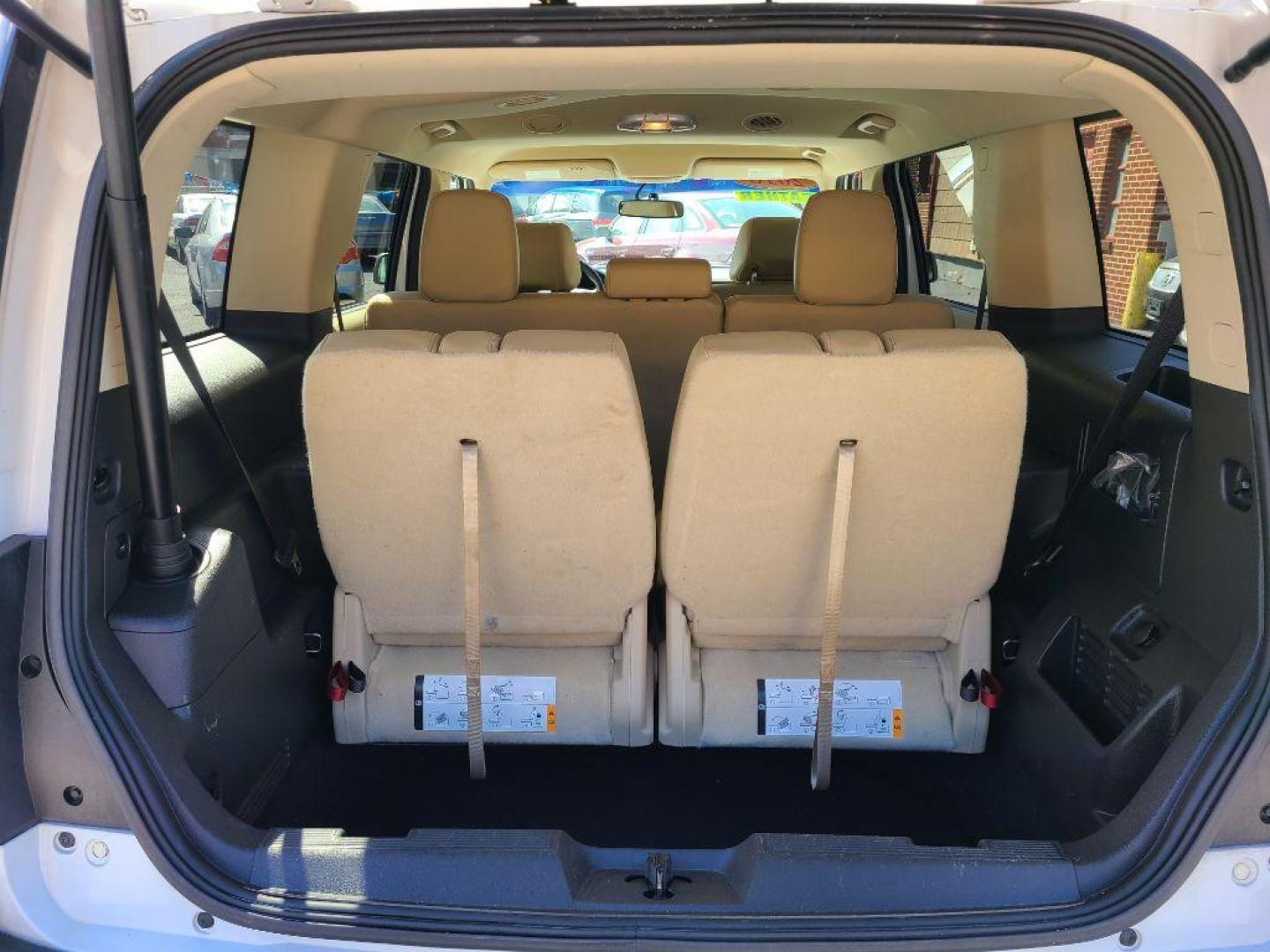 2018 WHITE FORD FLEX SEL (2FMHK6C85JB) with an 3.5L engine, Automatic transmission, located at 7981 Paxton Street, Harrisburg, PA, 17111, (717) 561-2926, 40.261490, -76.749229 - WE FINANCE!!! Good Credit/ Bad Credit/ No Credit - ALL Trade-Ins Welcomed!!! ***Guaranteed Credit Approval*** APPLY ONLINE or CALL us TODAY ;) Internet Prices and Marketplace Prices are SPECIAL discounted ***CASH DEALS*** Retail Prices are higher. Please call us to discuss your cash and finan - Photo#13