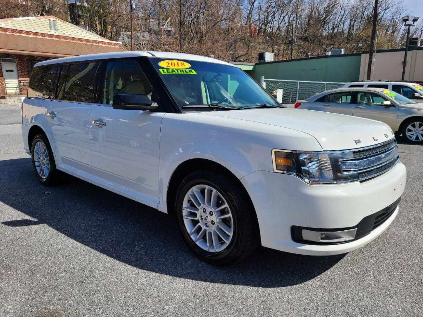 2018 WHITE FORD FLEX SEL (2FMHK6C85JB) with an 3.5L engine, Automatic transmission, located at 7981 Paxton Street, Harrisburg, PA, 17111, (717) 561-2926, 40.261490, -76.749229 - WE FINANCE!!! Good Credit/ Bad Credit/ No Credit - ALL Trade-Ins Welcomed!!! ***Guaranteed Credit Approval*** APPLY ONLINE or CALL us TODAY ;) Internet Prices and Marketplace Prices are SPECIAL discounted ***CASH DEALS*** Retail Prices are higher. Please call us to discuss your cash and finan - Photo#6