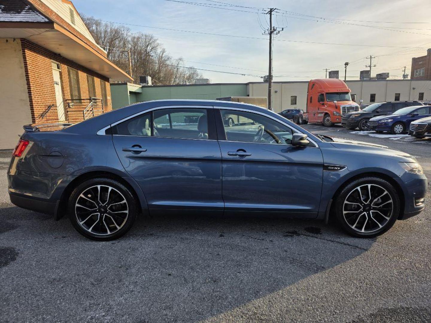 2018 BLUE FORD TAURUS SHO (1FAHP2KT2JG) with an 3.5L engine, Automatic transmission, located at 7981 Paxton Street, Harrisburg, PA, 17111, (717) 561-2926, 40.261490, -76.749229 - WE FINANCE!!! Good Credit/ Bad Credit/ No Credit - ALL Trade-Ins Welcomed!!! ***Guaranteed Credit Approval*** APPLY ONLINE or CALL us TODAY ;) Please call us to discuss your cash and financing options. - Photo#5