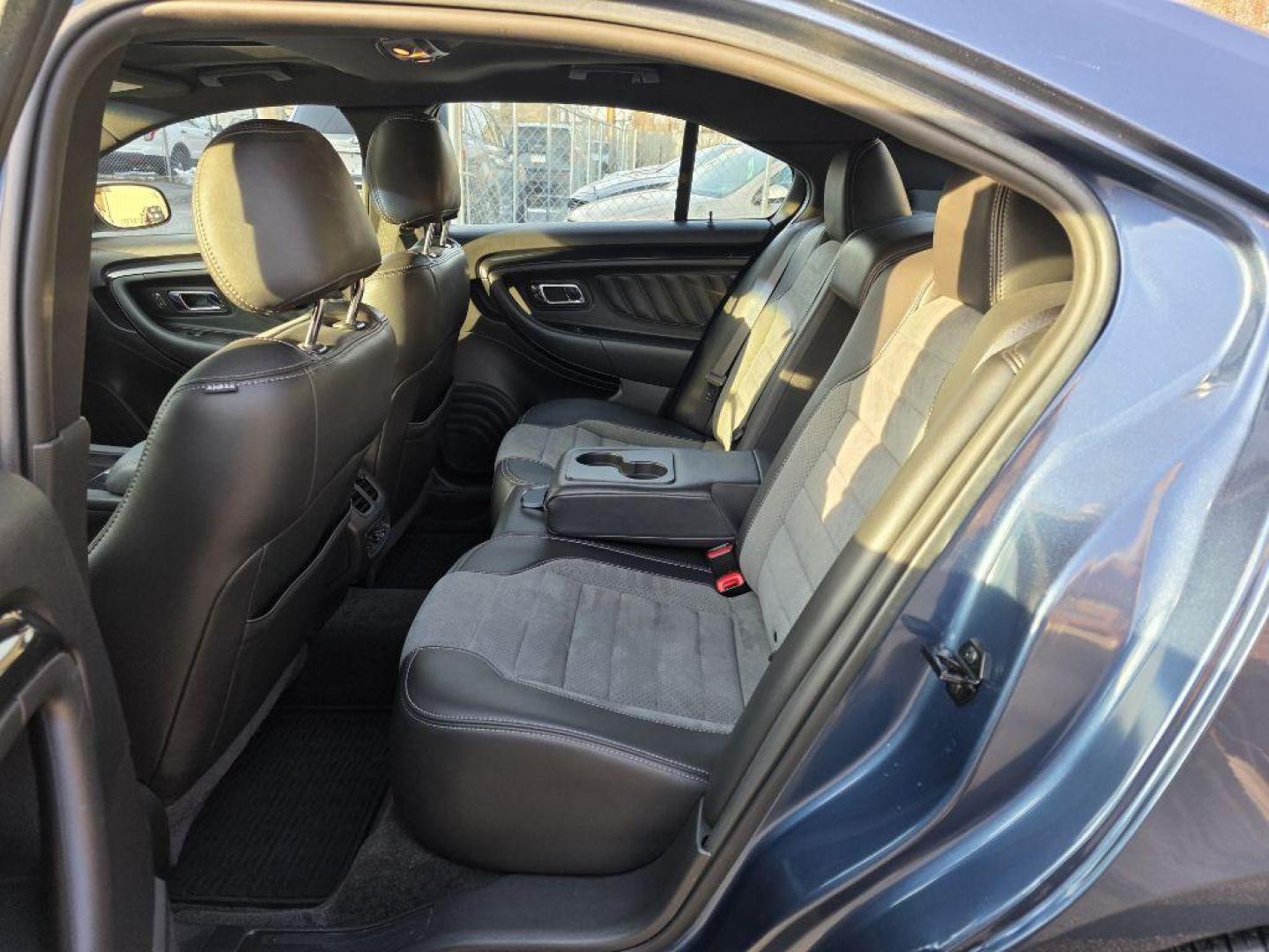 2018 BLUE FORD TAURUS SHO (1FAHP2KT2JG) with an 3.5L engine, Automatic transmission, located at 7981 Paxton Street, Harrisburg, PA, 17111, (717) 561-2926, 40.261490, -76.749229 - WE FINANCE!!! Good Credit/ Bad Credit/ No Credit - ALL Trade-Ins Welcomed!!! ***Guaranteed Credit Approval*** APPLY ONLINE or CALL us TODAY ;) Please call us to discuss your cash and financing options. - Photo#12