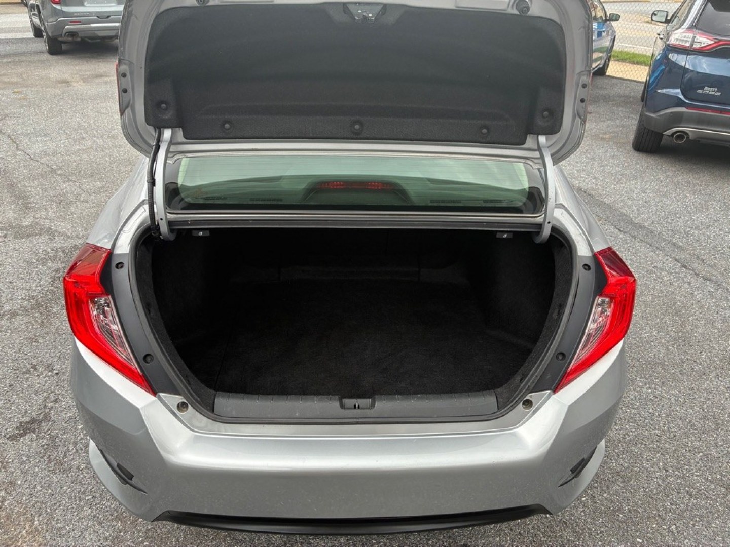 2018 SILVER HONDA CIVIC EX (JHMFC1F32JX) with an 1.5L engine, Continuously Variable transmission, located at 117 North Cameron Street, Harrisburg, PA, 17101, (717) 963-8962, 40.266762, -76.875259 - WE FINANCE!!! MOST vehicles are available for financing. Good Credit/ Challenged Credit/ No Credit - ALL Trade-Ins Welcomed!!! APPLY ONLINE or CALL us TODAY Please call us to discuss your cash and/or financing options. Thanks for checking our inventory! We're here to help.- Photo#10