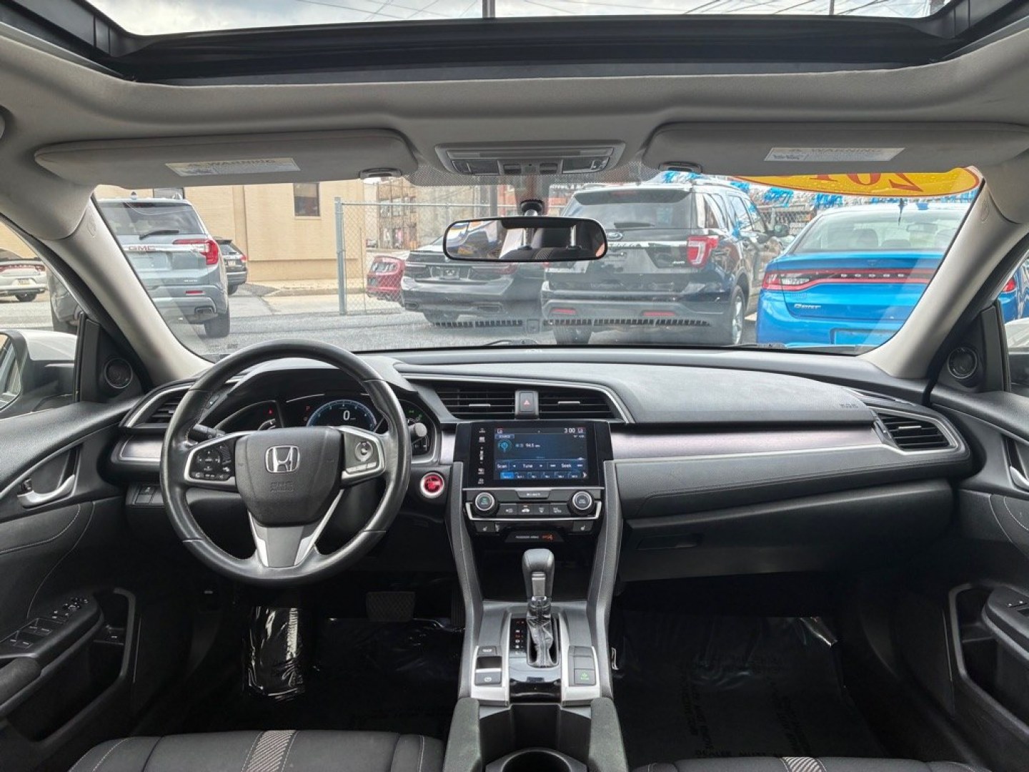 2018 SILVER HONDA CIVIC EX (JHMFC1F32JX) with an 1.5L engine, Continuously Variable transmission, located at 117 North Cameron Street, Harrisburg, PA, 17101, (717) 963-8962, 40.266762, -76.875259 - WE FINANCE!!! MOST vehicles are available for financing. Good Credit/ Challenged Credit/ No Credit - ALL Trade-Ins Welcomed!!! APPLY ONLINE or CALL us TODAY Please call us to discuss your cash and/or financing options. Thanks for checking our inventory! We're here to help.- Photo#12