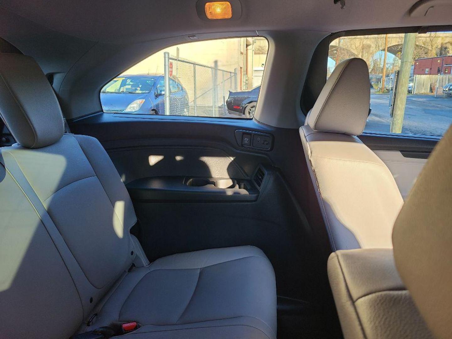 2018 GRAY HONDA ODYSSEY EXL (5FNRL6H7XJB) with an 3.5L engine, Automatic transmission, located at 7981 Paxton Street, Harrisburg, PA, 17111, (717) 561-2926, 40.261490, -76.749229 - WE FINANCE!!! Good Credit/ Bad Credit/ No Credit - ALL Trade-Ins Welcomed!!! ***Guaranteed Credit Approval*** APPLY ONLINE or CALL us TODAY ;) Internet Prices and Marketplace Prices are SPECIAL discounted ***CASH DEALS*** Retail Prices are higher. Please call us to discuss your cash and finan - Photo#11