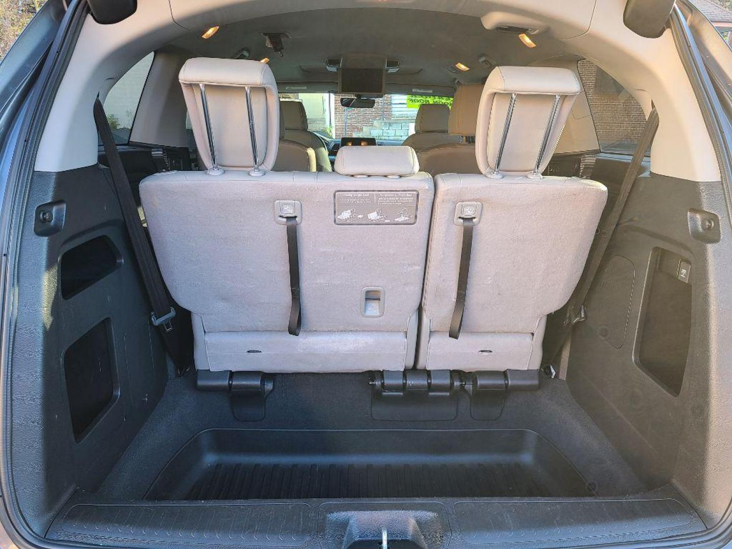 2018 GRAY HONDA ODYSSEY EXL (5FNRL6H7XJB) with an 3.5L engine, Automatic transmission, located at 7981 Paxton Street, Harrisburg, PA, 17111, (717) 561-2926, 40.261490, -76.749229 - WE FINANCE!!! Good Credit/ Bad Credit/ No Credit - ALL Trade-Ins Welcomed!!! ***Guaranteed Credit Approval*** APPLY ONLINE or CALL us TODAY ;) Internet Prices and Marketplace Prices are SPECIAL discounted ***CASH DEALS*** Retail Prices are higher. Please call us to discuss your cash and finan - Photo#14