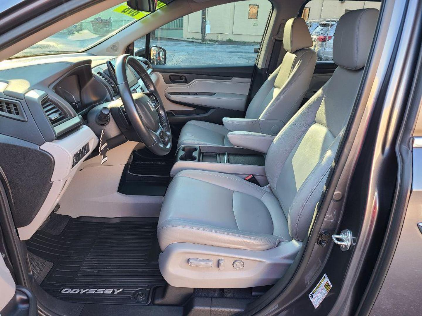 2018 GRAY HONDA ODYSSEY EXL (5FNRL6H7XJB) with an 3.5L engine, Automatic transmission, located at 7981 Paxton Street, Harrisburg, PA, 17111, (717) 561-2926, 40.261490, -76.749229 - WE FINANCE!!! Good Credit/ Bad Credit/ No Credit - ALL Trade-Ins Welcomed!!! ***Guaranteed Credit Approval*** APPLY ONLINE or CALL us TODAY ;) Internet Prices and Marketplace Prices are SPECIAL discounted ***CASH DEALS*** Retail Prices are higher. Please call us to discuss your cash and finan - Photo#18
