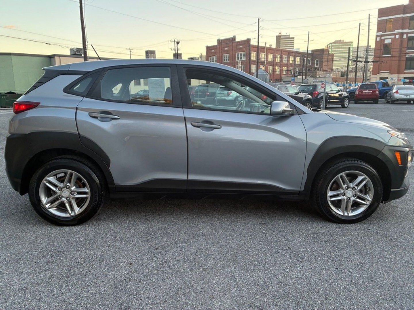 2018 GREY HYUNDAI KONA SE (KM8K12AA6JU) with an 2.0L engine, Automatic transmission, located at 117 North Cameron Street, Harrisburg, PA, 17101, (717) 963-8962, 40.266762, -76.875259 - WE FINANCE!!! MOST vehicles are available for financing. Good Credit/ Challenged Credit/ No Credit - ALL Trade-Ins Welcomed!!! APPLY ONLINE or CALL us TODAY Please call us to discuss your cash and/or financing options. Thanks for checking our inventory! We're here to help.- Photo#5