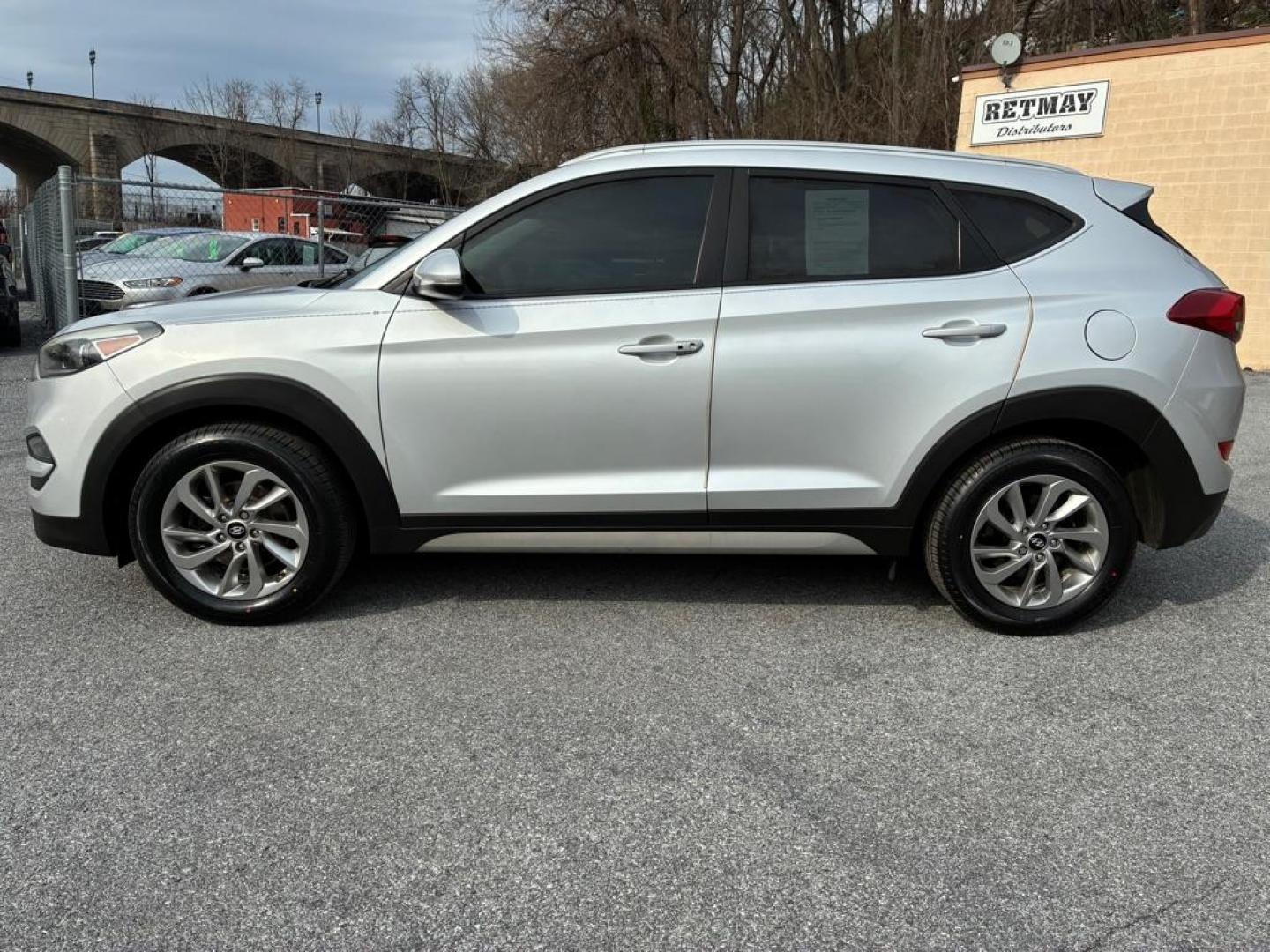 2018 SILVER HYUNDAI TUCSON SEL (KM8J33A41JU) with an 2.0L engine, Automatic transmission, located at 117 North Cameron Street, Harrisburg, PA, 17101, (717) 963-8962, 40.266762, -76.875259 - WE FINANCE!!! Good Credit/ Challenged Credit/ No Credit - ALL Trade-Ins Welcomed!!! APPLY ONLINE or CALL us TODAY ;) Please call us to discuss your cash and/or financing options. - Photo#1