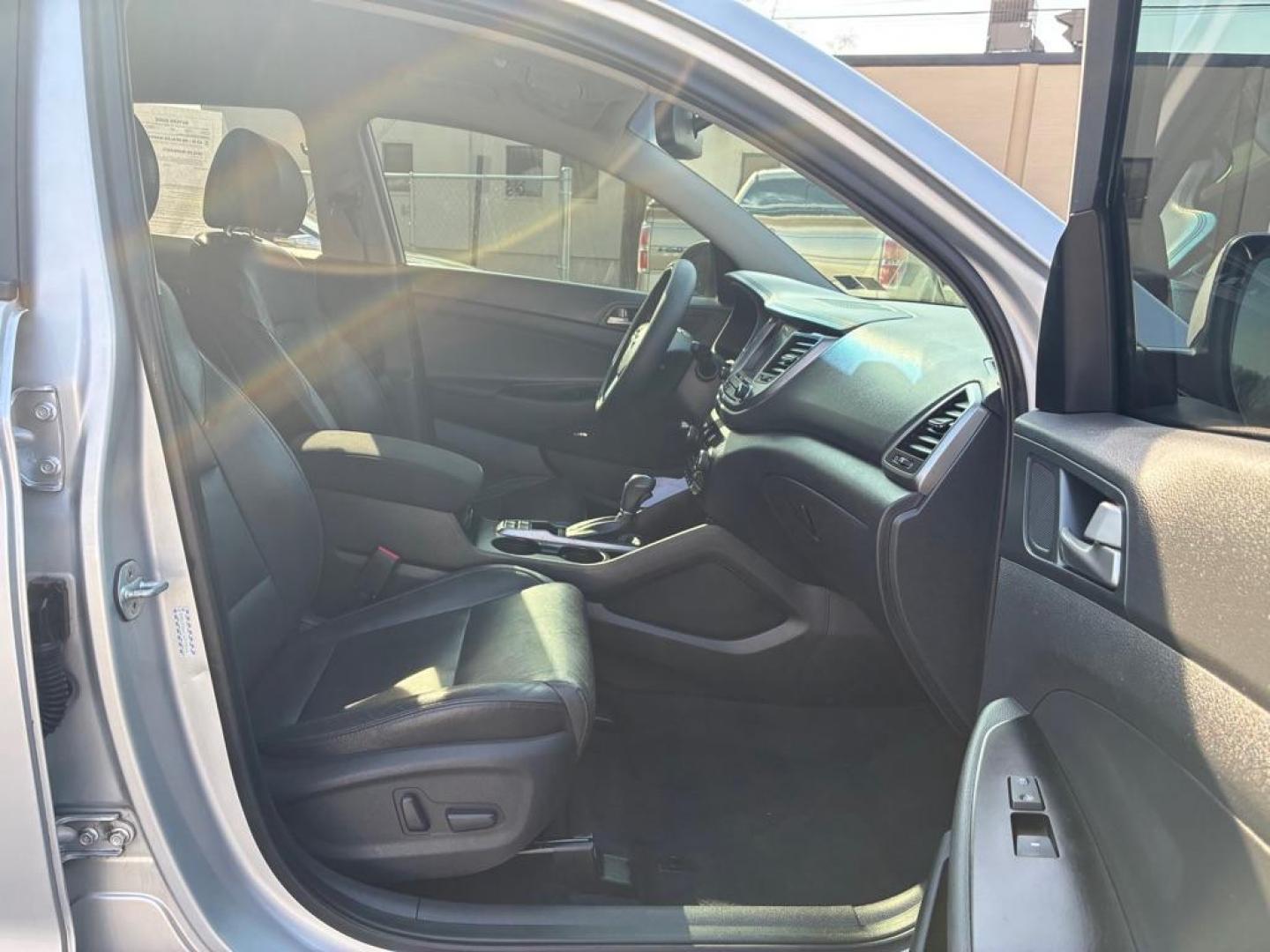 2018 SILVER HYUNDAI TUCSON SEL (KM8J33A41JU) with an 2.0L engine, Automatic transmission, located at 117 North Cameron Street, Harrisburg, PA, 17101, (717) 963-8962, 40.266762, -76.875259 - WE FINANCE!!! Good Credit/ Challenged Credit/ No Credit - ALL Trade-Ins Welcomed!!! APPLY ONLINE or CALL us TODAY ;) Please call us to discuss your cash and/or financing options. - Photo#8