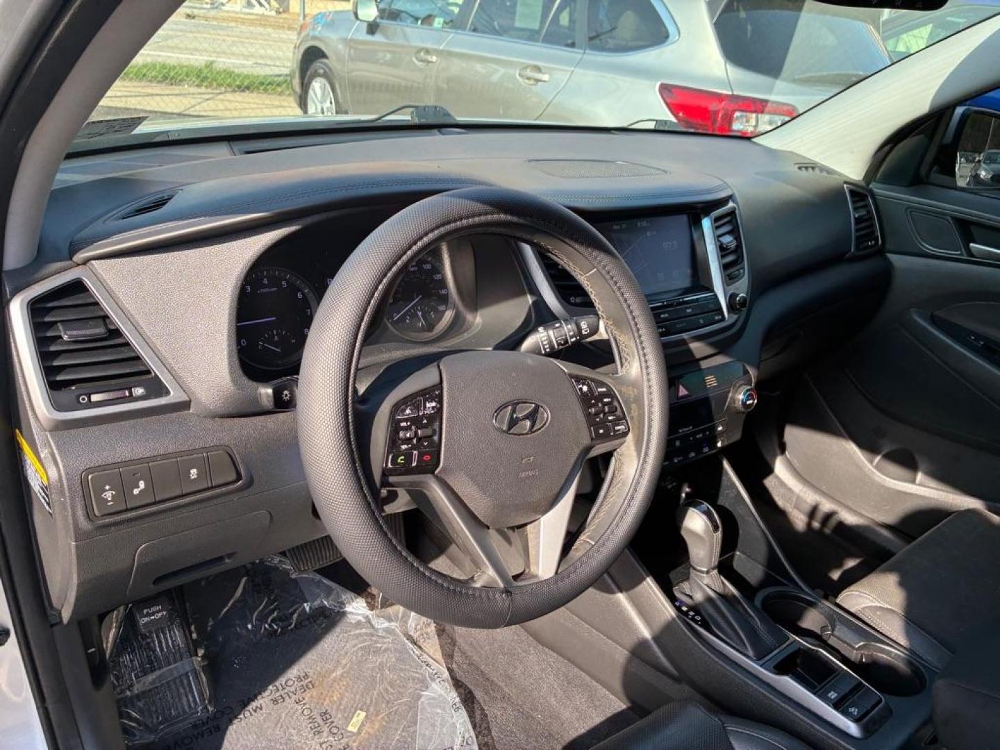 2018 SILVER HYUNDAI TUCSON SEL (KM8J33A41JU) with an 2.0L engine, Automatic transmission, located at 117 North Cameron Street, Harrisburg, PA, 17101, (717) 963-8962, 40.266762, -76.875259 - WE FINANCE!!! Good Credit/ Challenged Credit/ No Credit - ALL Trade-Ins Welcomed!!! APPLY ONLINE or CALL us TODAY ;) Please call us to discuss your cash and/or financing options. - Photo#14