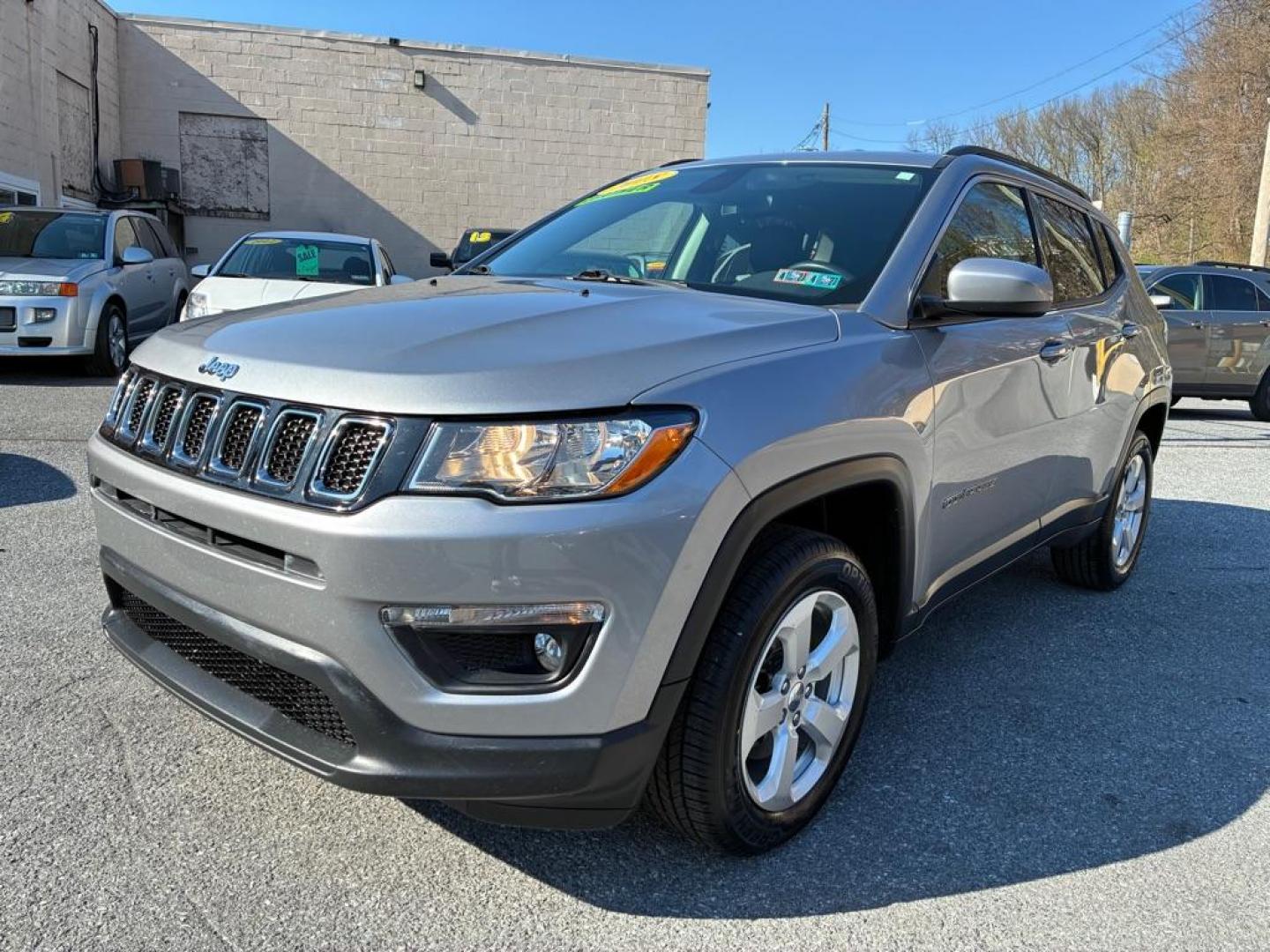 2018 SILVER JEEP COMPASS LATITUDE (3C4NJDBB2JT) with an 2.4L engine, Automatic transmission, located at 7981 Paxton Street, Harrisburg, PA, 17111, (717) 561-2926, 40.261490, -76.749229 - WE FINANCE!!! Good Credit/ Challenged Credit/ No Credit - ALL Trade-Ins Welcomed!!! APPLY ONLINE or CALL us TODAY ;) Please call us to discuss your cash and/or financing options. - Photo#0
