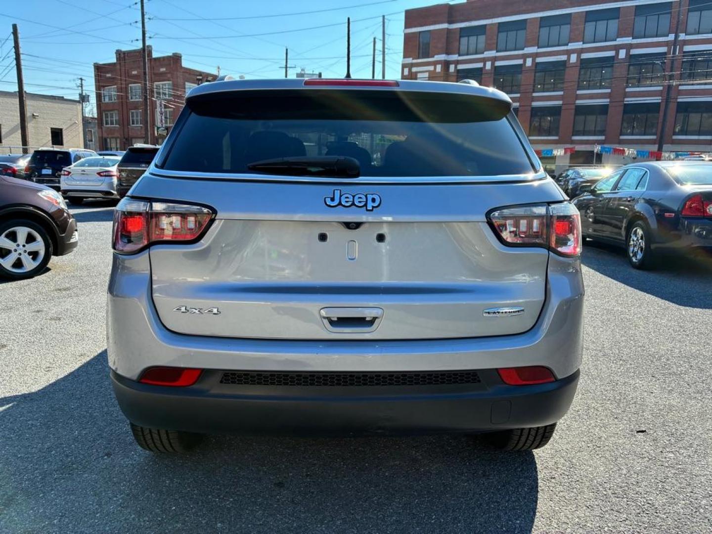2018 SILVER JEEP COMPASS LATITUDE (3C4NJDBB2JT) with an 2.4L engine, Automatic transmission, located at 7981 Paxton Street, Harrisburg, PA, 17111, (717) 561-2926, 40.261490, -76.749229 - WE FINANCE!!! Good Credit/ Challenged Credit/ No Credit - ALL Trade-Ins Welcomed!!! APPLY ONLINE or CALL us TODAY ;) Please call us to discuss your cash and/or financing options. - Photo#3