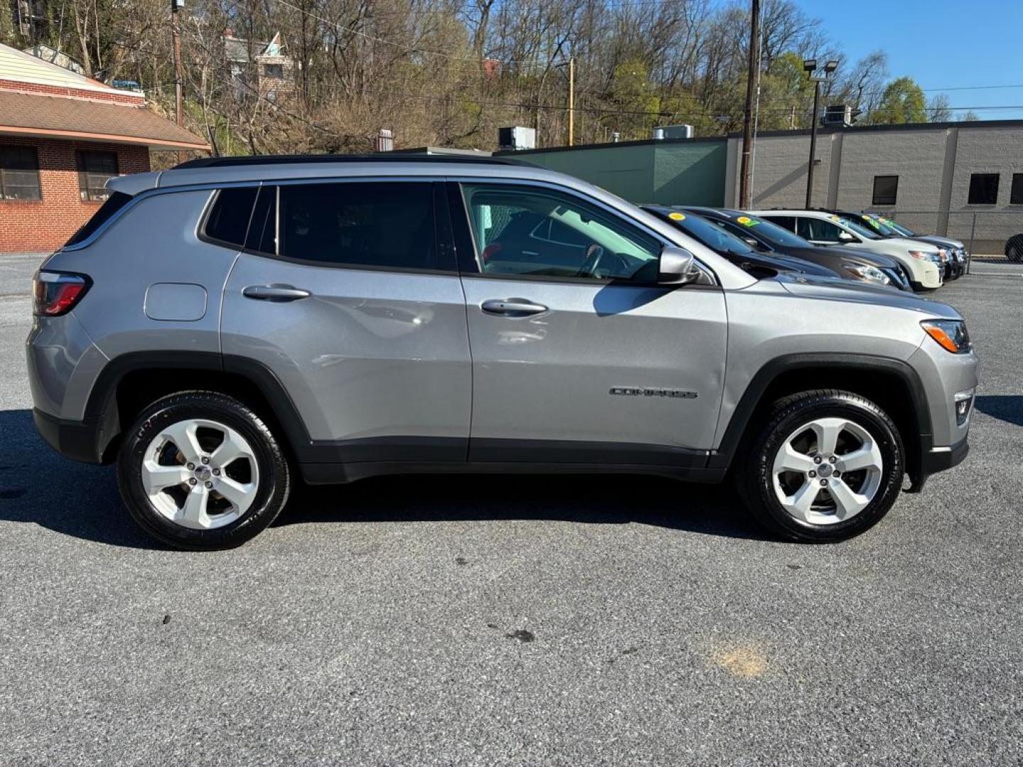 2018 SILVER JEEP COMPASS LATITUDE (3C4NJDBB2JT) with an 2.4L engine, Automatic transmission, located at 7981 Paxton Street, Harrisburg, PA, 17111, (717) 561-2926, 40.261490, -76.749229 - WE FINANCE!!! Good Credit/ Challenged Credit/ No Credit - ALL Trade-Ins Welcomed!!! APPLY ONLINE or CALL us TODAY ;) Please call us to discuss your cash and/or financing options. - Photo#5