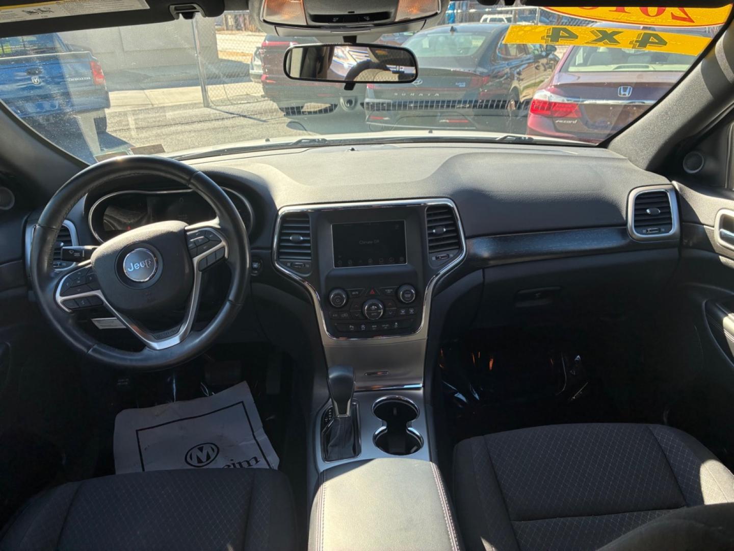 2018 WHITE JEEP GRAND CHEROKEE LAREDO (1C4RJFAG4JC) with an 3.6L engine, Automatic transmission, located at 117 North Cameron Street, Harrisburg, PA, 17101, (717) 963-8962, 40.266762, -76.875259 - WE FINANCE!!! MOST vehicles are available for financing. Good Credit/ Challenged Credit/ No Credit - ALL Trade-Ins Welcomed!!! APPLY ONLINE or CALL us TODAY Please call us to discuss your cash and/or financing options. Thanks for checking our inventory! We're here to help.- Photo#12