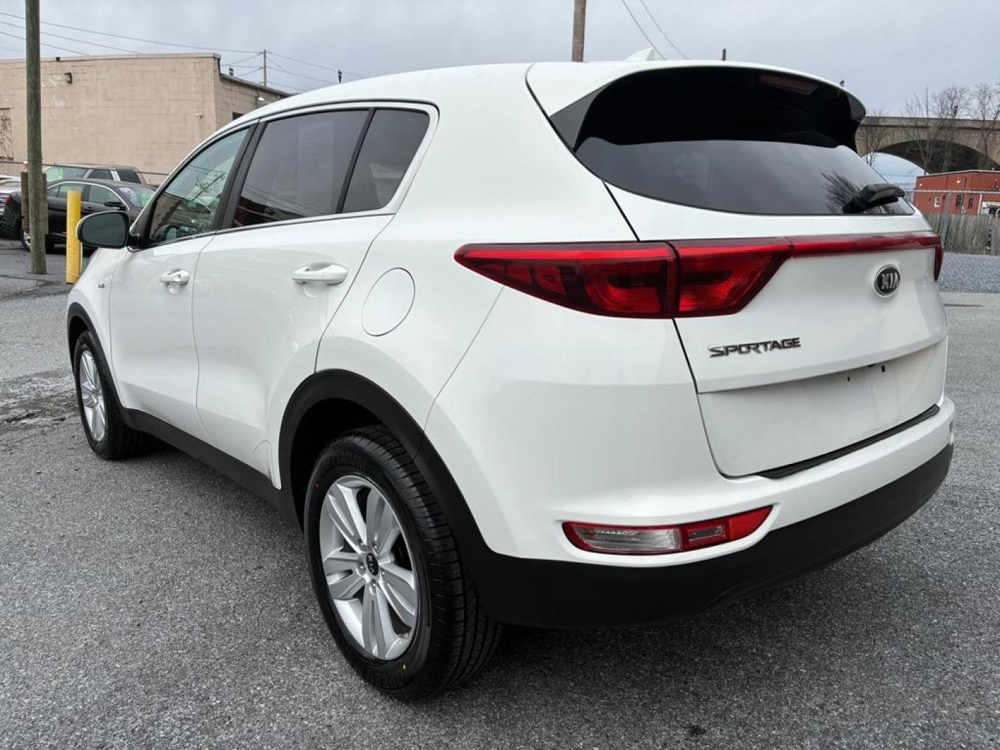 2018 WHITE KIA SPORTAGE LX (KNDPMCAC4J7) with an 2.4L engine, Automatic transmission, located at 117 North Cameron Street, Harrisburg, PA, 17101, (717) 963-8962, 40.266762, -76.875259 - WE FINANCE!!! Good Credit/ Challenged Credit/ No Credit - ALL Trade-Ins Welcomed!!! APPLY ONLINE or CALL us TODAY ;) Please call us to discuss your cash and/or financing options. - Photo#2