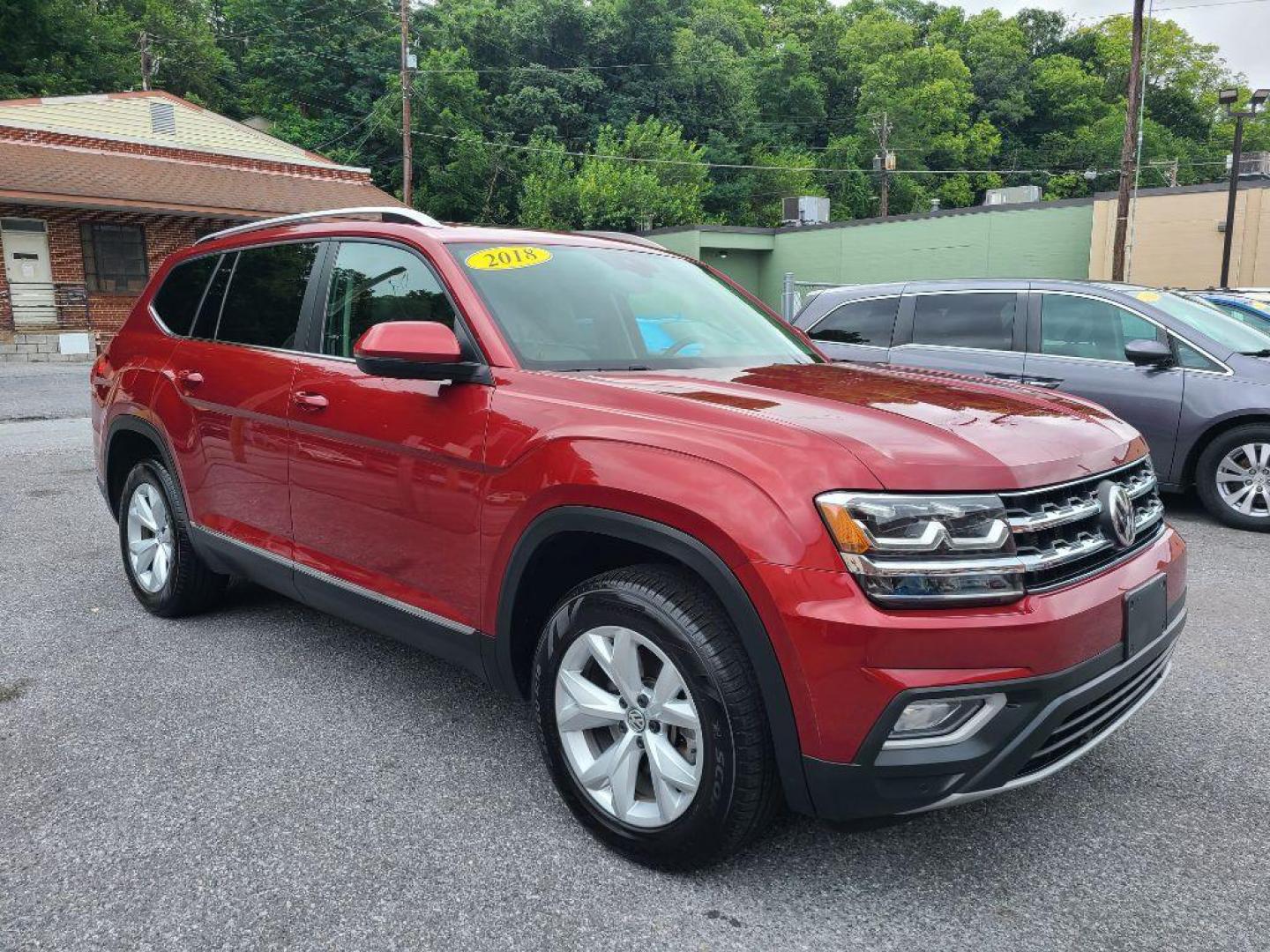 2018 BLUE VOLKSWAGEN ATLAS SEL (1V2MR2CA0JC) with an 3.6L engine, Automatic transmission, located at 117 North Cameron Street, Harrisburg, PA, 17101, (717) 963-8962, 40.266762, -76.875259 - WE FINANCE!!! Good Credit/ Bad Credit/ No Credit - ALL Trade-Ins Welcomed!!! ***Guaranteed Credit Approval*** APPLY ONLINE or CALL us TODAY ;) Internet Prices and Marketplace Prices are SPECIAL discounted ***CASH DEALS*** Retail Prices are higher. Please call us to discuss your cash and finan - Photo#6