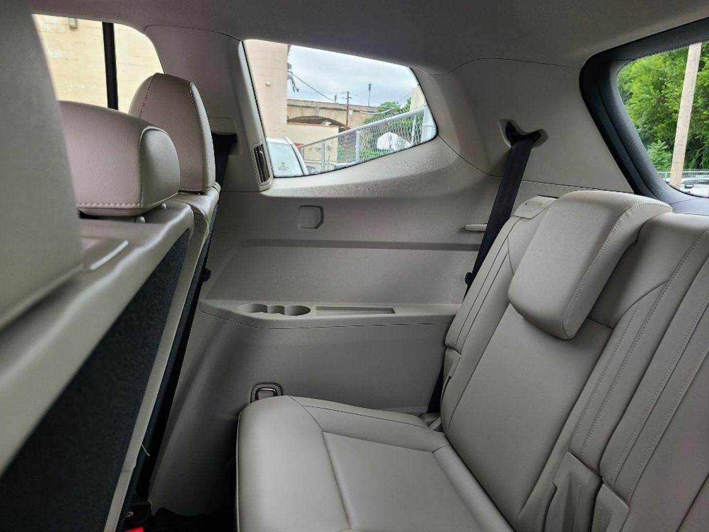 2018 BLUE VOLKSWAGEN ATLAS SEL (1V2MR2CA0JC) with an 3.6L engine, Automatic transmission, located at 117 North Cameron Street, Harrisburg, PA, 17101, (717) 963-8962, 40.266762, -76.875259 - WE FINANCE!!! Good Credit/ Bad Credit/ No Credit - ALL Trade-Ins Welcomed!!! ***Guaranteed Credit Approval*** APPLY ONLINE or CALL us TODAY ;) Internet Prices and Marketplace Prices are SPECIAL discounted ***CASH DEALS*** Retail Prices are higher. Please call us to discuss your cash and finan - Photo#14