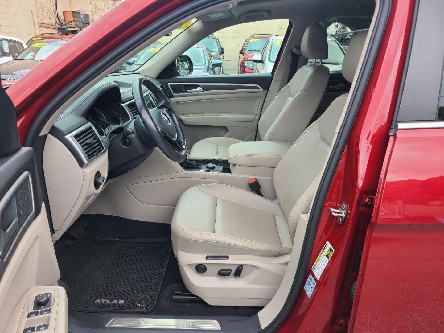 2018 BLUE VOLKSWAGEN ATLAS SEL (1V2MR2CA0JC) with an 3.6L engine, Automatic transmission, located at 117 North Cameron Street, Harrisburg, PA, 17101, (717) 963-8962, 40.266762, -76.875259 - WE FINANCE!!! Good Credit/ Bad Credit/ No Credit - ALL Trade-Ins Welcomed!!! ***Guaranteed Credit Approval*** APPLY ONLINE or CALL us TODAY ;) Internet Prices and Marketplace Prices are SPECIAL discounted ***CASH DEALS*** Retail Prices are higher. Please call us to discuss your cash and finan - Photo#16