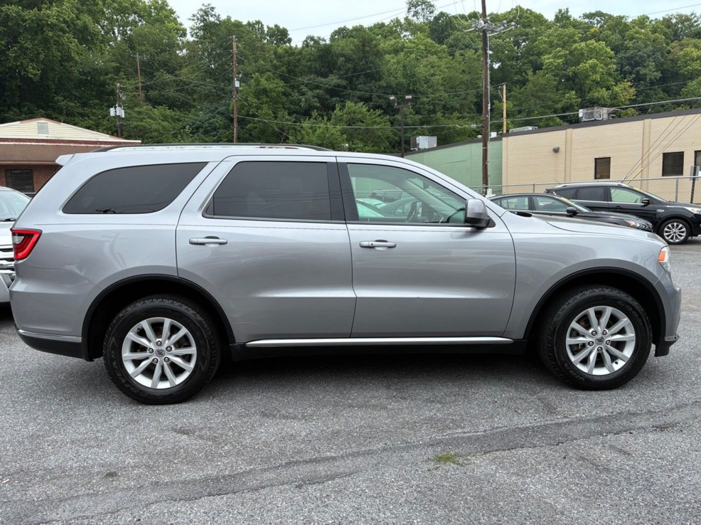 2019 SILVER DODGE DURANGO SXT (1C4RDJAG1KC) with an 3.6L engine, Automatic transmission, located at 117 North Cameron Street, Harrisburg, PA, 17101, (717) 963-8962, 40.266762, -76.875259 - WE FINANCE!!! MOST vehicles are available for financing. Good Credit/ Challenged Credit/ No Credit - ALL Trade-Ins Welcomed!!! APPLY ONLINE or CALL us TODAY Please call us to discuss your cash and/or financing options. Thanks for checking our inventory! We're here to help.- Photo#5
