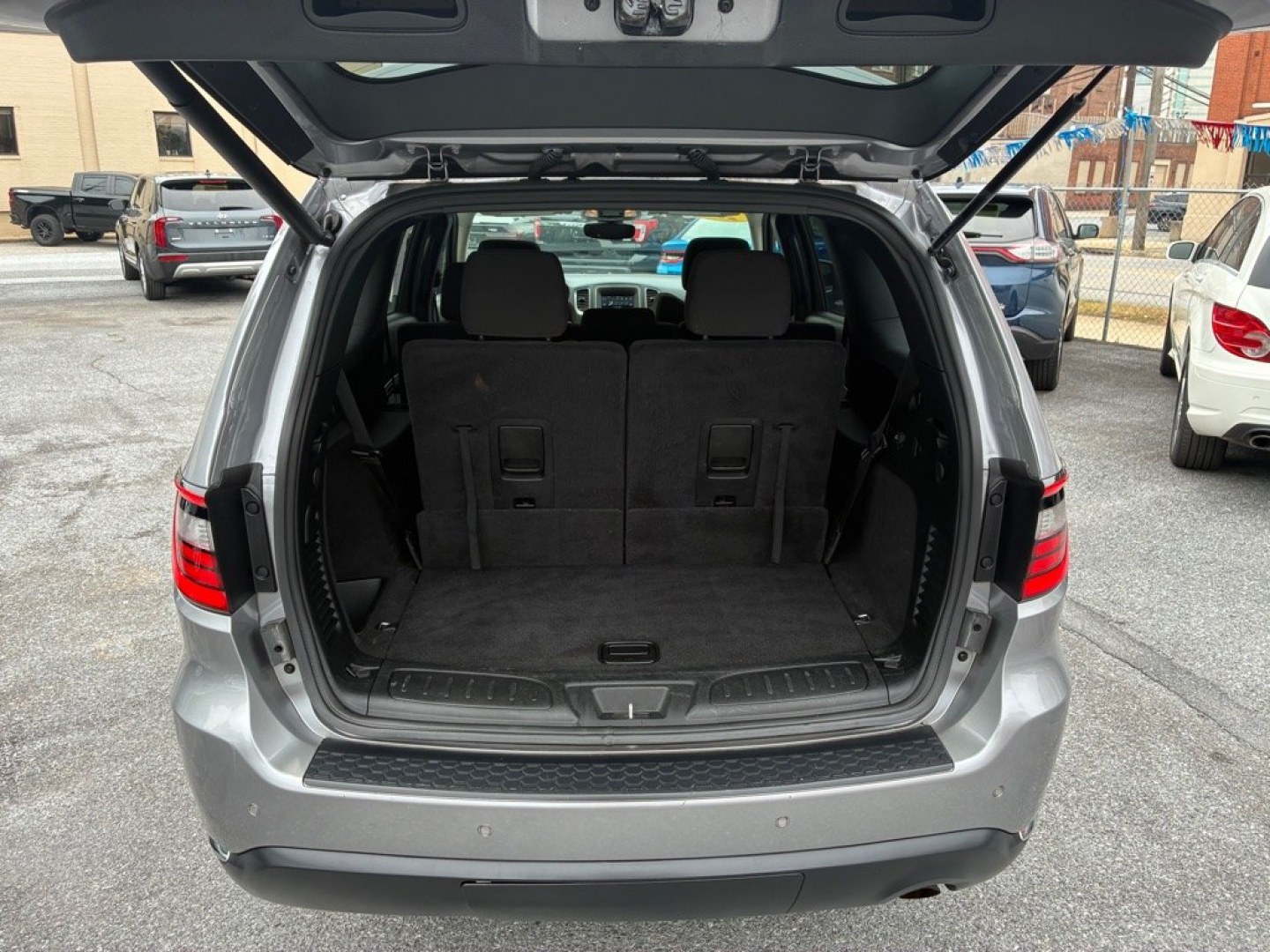2019 SILVER DODGE DURANGO SXT (1C4RDJAG1KC) with an 3.6L engine, Automatic transmission, located at 117 North Cameron Street, Harrisburg, PA, 17101, (717) 963-8962, 40.266762, -76.875259 - WE FINANCE!!! MOST vehicles are available for financing. Good Credit/ Challenged Credit/ No Credit - ALL Trade-Ins Welcomed!!! APPLY ONLINE or CALL us TODAY Please call us to discuss your cash and/or financing options. Thanks for checking our inventory! We're here to help.- Photo#10