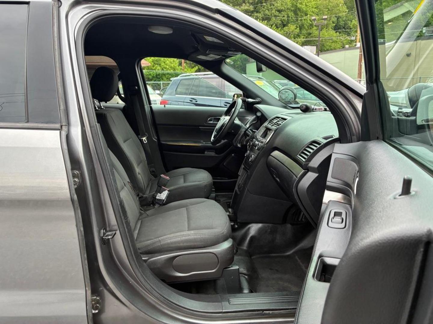 2019 GRAY FORD EXPLORER POLICE INTERCEPTOR (1FM5K8AR8KG) with an 3.7L engine, Automatic transmission, located at 117 North Cameron Street, Harrisburg, PA, 17101, (717) 963-8962, 40.266762, -76.875259 - WE FINANCE!!! MOST vehicles are available for financing. Good Credit/ Challenged Credit/ No Credit - ALL Trade-Ins Welcomed!!! APPLY ONLINE or CALL us TODAY Please call us to discuss your cash and/or financing options. Thanks for cheching our inventory! We're here to help. - Photo#8