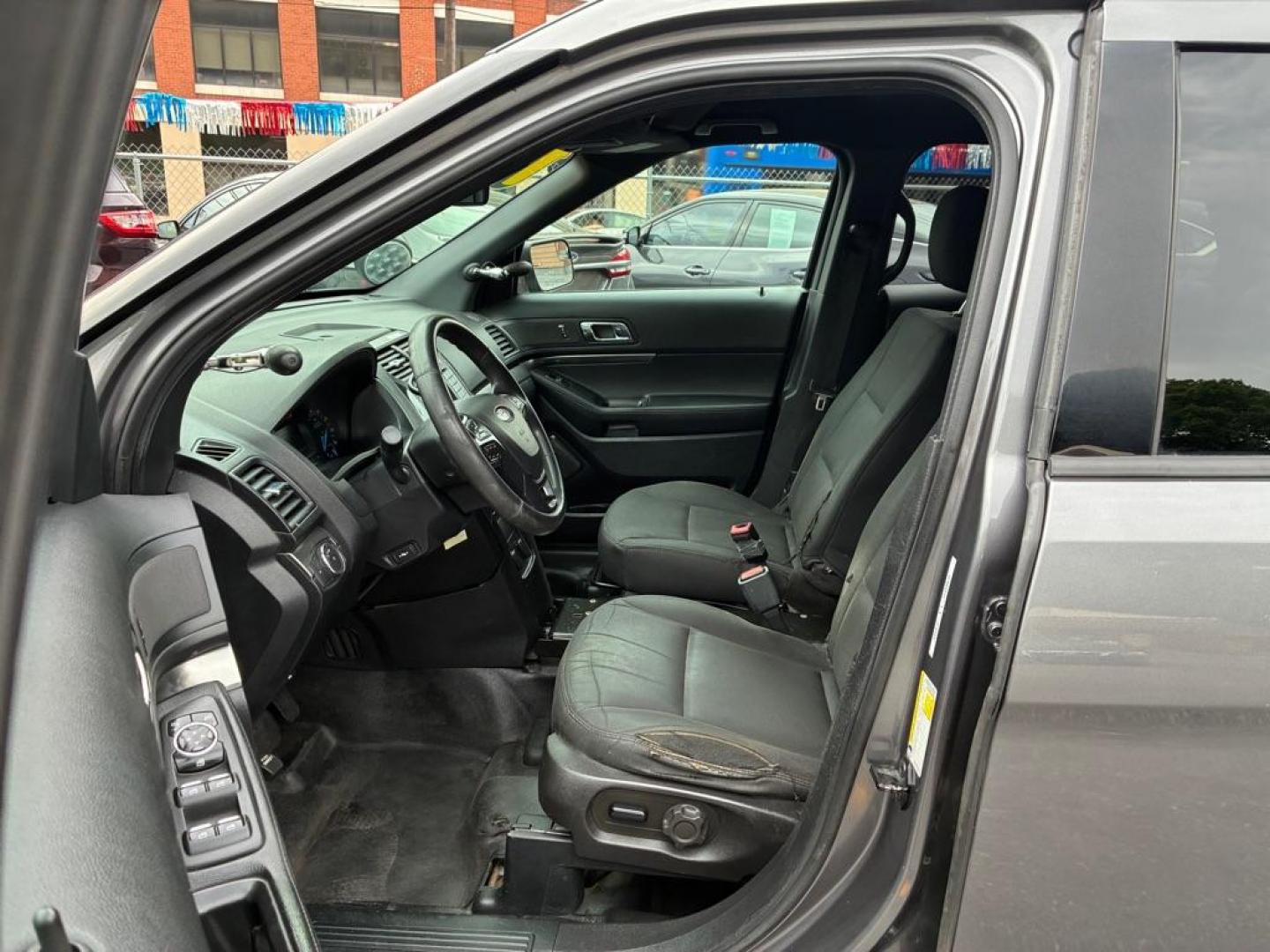 2019 GRAY FORD EXPLORER POLICE INTERCEPTOR (1FM5K8AR8KG) with an 3.7L engine, Automatic transmission, located at 117 North Cameron Street, Harrisburg, PA, 17101, (717) 963-8962, 40.266762, -76.875259 - WE FINANCE!!! MOST vehicles are available for financing. Good Credit/ Challenged Credit/ No Credit - ALL Trade-Ins Welcomed!!! APPLY ONLINE or CALL us TODAY Please call us to discuss your cash and/or financing options. Thanks for cheching our inventory! We're here to help. - Photo#13