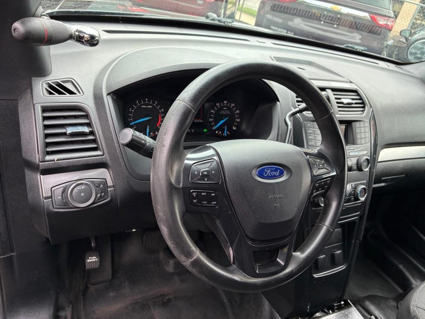 2019 GRAY FORD EXPLORER POLICE INTERCEPTOR (1FM5K8AR8KG) with an 3.7L engine, Automatic transmission, located at 117 North Cameron Street, Harrisburg, PA, 17101, (717) 963-8962, 40.266762, -76.875259 - WE FINANCE!!! MOST vehicles are available for financing. Good Credit/ Challenged Credit/ No Credit - ALL Trade-Ins Welcomed!!! APPLY ONLINE or CALL us TODAY Please call us to discuss your cash and/or financing options. Thanks for cheching our inventory! We're here to help. - Photo#14