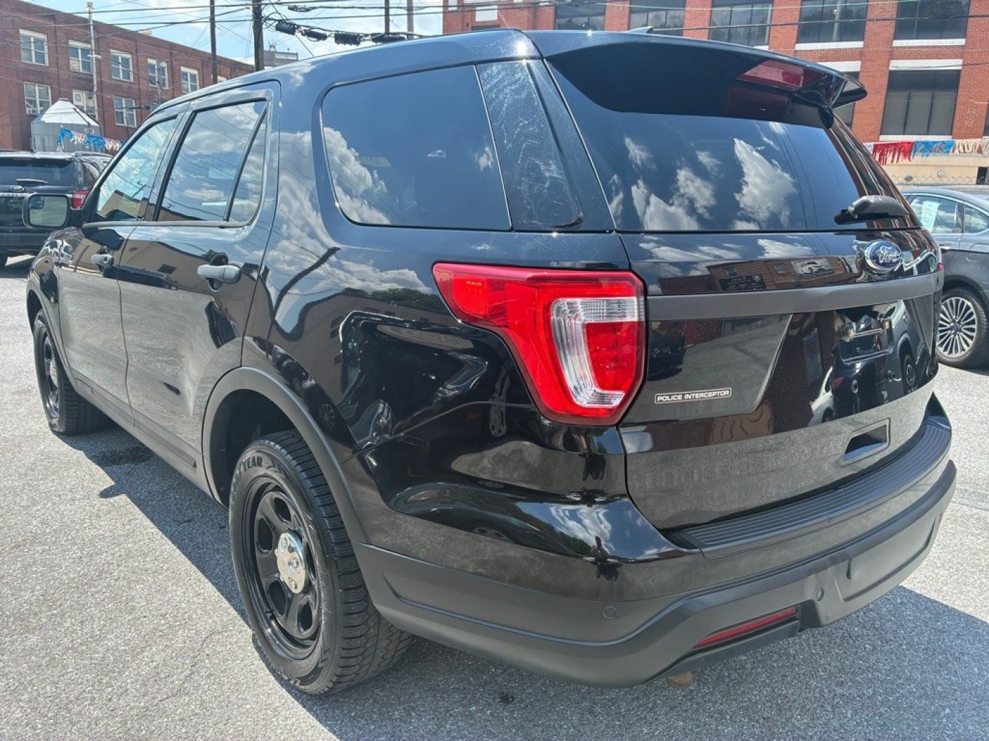 2019 BLACK FORD EXPLORER POLICE INTERCEPTOR (1FM5K8AR8KG) with an 3.7L engine, Automatic transmission, located at 117 North Cameron Street, Harrisburg, PA, 17101, (717) 963-8962, 40.266762, -76.875259 - WE FINANCE!!! MOST vehicles are available for financing. Good Credit/ Challenged Credit/ No Credit - ALL Trade-Ins Welcomed!!! APPLY ONLINE or CALL us TODAY Please call us to discuss your cash and/or financing options. Thanks for checking our inventory! We're here to help.- Photo#2