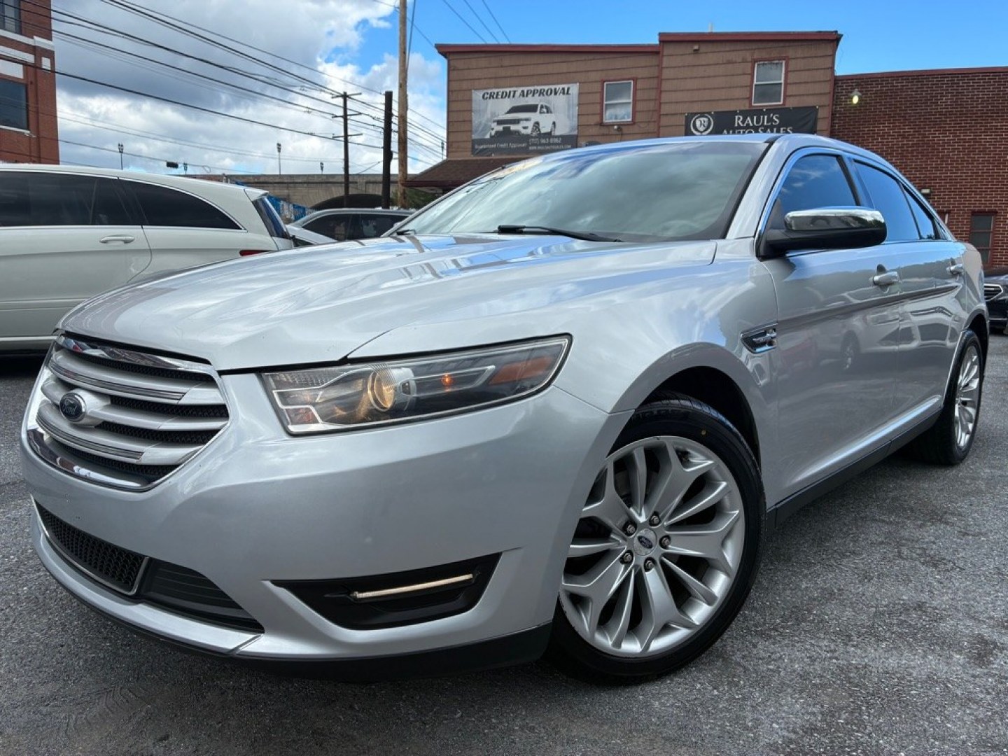 2019 SILVER FORD TAURUS LIMITED (1FAHP2F81KG) with an 3.5L engine, Automatic transmission, located at 117 North Cameron Street, Harrisburg, PA, 17101, (717) 963-8962, 40.266762, -76.875259 - Value Added Options - Installed Navigation System Sun/Moonroof Value Added Options - Standard Automatic Highbeams Auxiliary Audio Input Back-Up Camera Blind Spot Monitor Bluetooth Connection Cooled Front Seat Cross-Traffic Alert Dual A/C Hands-Free Liftgate Heated Front Seat Heated M- Photo#0