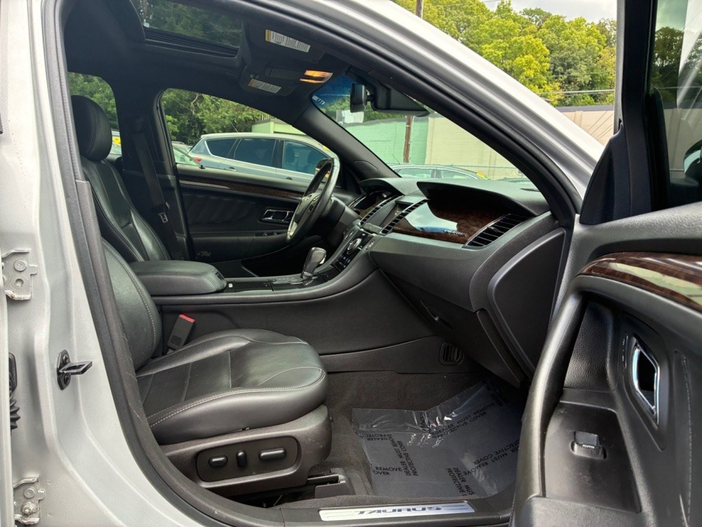 2019 SILVER FORD TAURUS LIMITED (1FAHP2F81KG) with an 3.5L engine, Automatic transmission, located at 117 North Cameron Street, Harrisburg, PA, 17101, (717) 963-8962, 40.266762, -76.875259 - Value Added Options - Installed Navigation System Sun/Moonroof Value Added Options - Standard Automatic Highbeams Auxiliary Audio Input Back-Up Camera Blind Spot Monitor Bluetooth Connection Cooled Front Seat Cross-Traffic Alert Dual A/C Hands-Free Liftgate Heated Front Seat Heated M- Photo#8