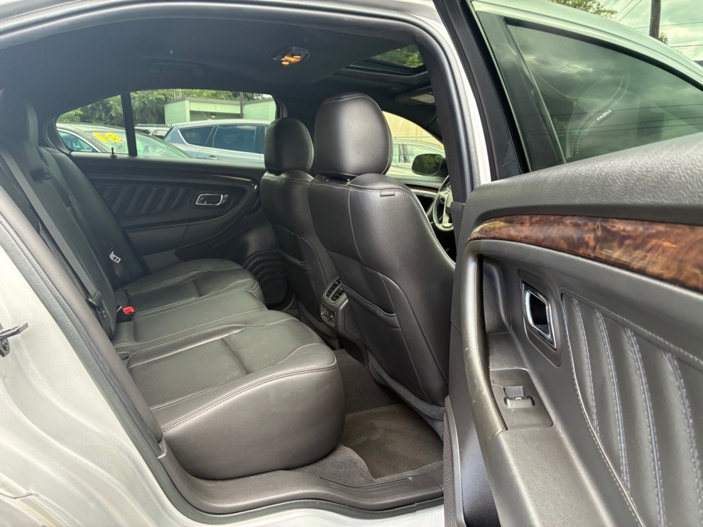 2019 SILVER FORD TAURUS LIMITED (1FAHP2F81KG) with an 3.5L engine, Automatic transmission, located at 117 North Cameron Street, Harrisburg, PA, 17101, (717) 963-8962, 40.266762, -76.875259 - Value Added Options - Installed Navigation System Sun/Moonroof Value Added Options - Standard Automatic Highbeams Auxiliary Audio Input Back-Up Camera Blind Spot Monitor Bluetooth Connection Cooled Front Seat Cross-Traffic Alert Dual A/C Hands-Free Liftgate Heated Front Seat Heated M- Photo#9