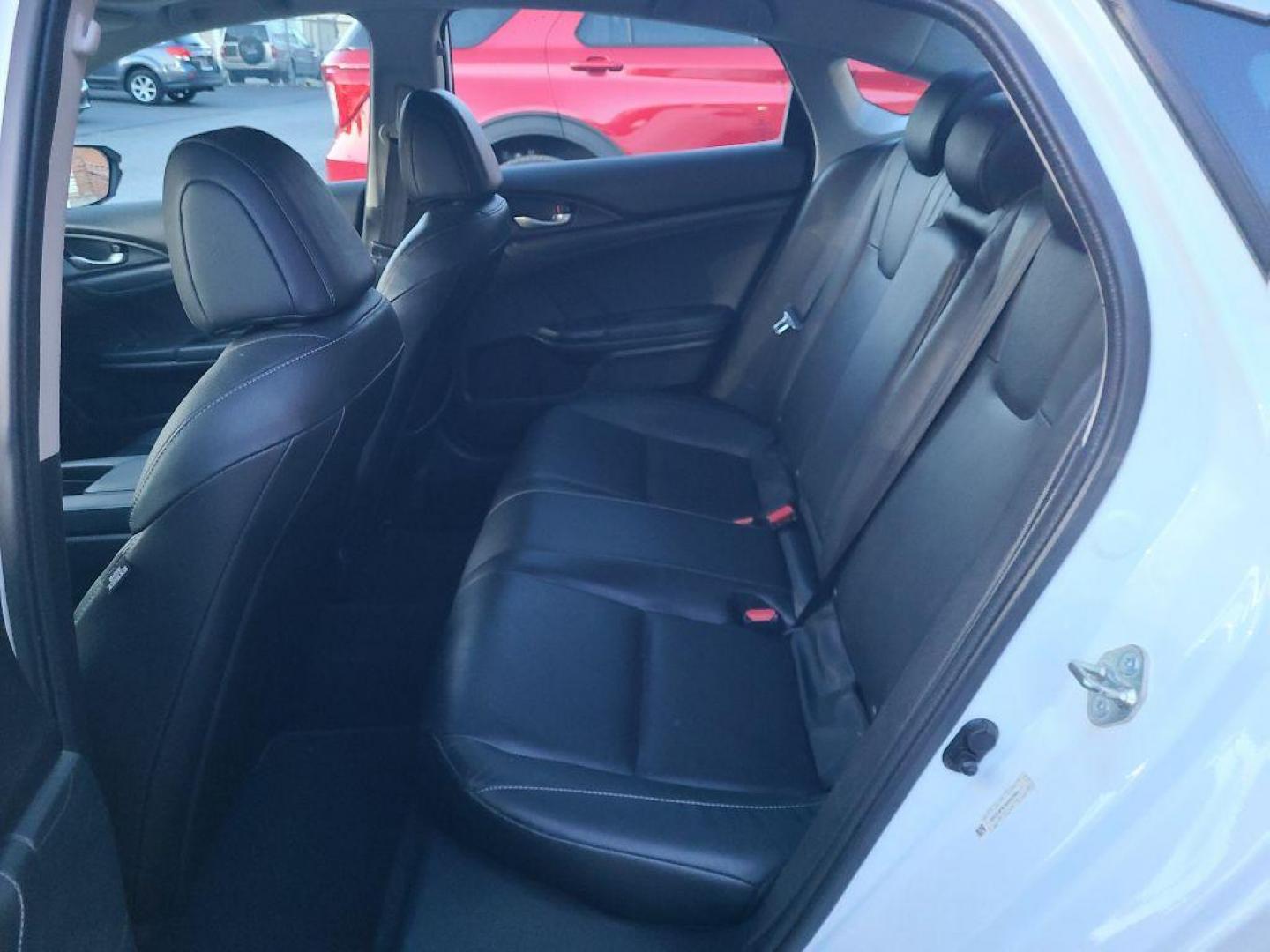 2019 WHITE HONDA INSIGHT TOURING (19XZE4F91KE) with an 1.5L engine, Automatic transmission, located at 117 North Cameron Street, Harrisburg, PA, 17101, (717) 963-8962, 40.266762, -76.875259 - WE FINANCE!!! Good Credit/ Bad Credit/ No Credit - ALL Trade-Ins Welcomed!!! ***Guaranteed Credit Approval*** APPLY ONLINE or CALL us TODAY ;) Internet Prices and Marketplace Prices are SPECIAL discounted ***CASH DEALS*** Retail Prices are higher. Please call us to discuss your cash and finan - Photo#12