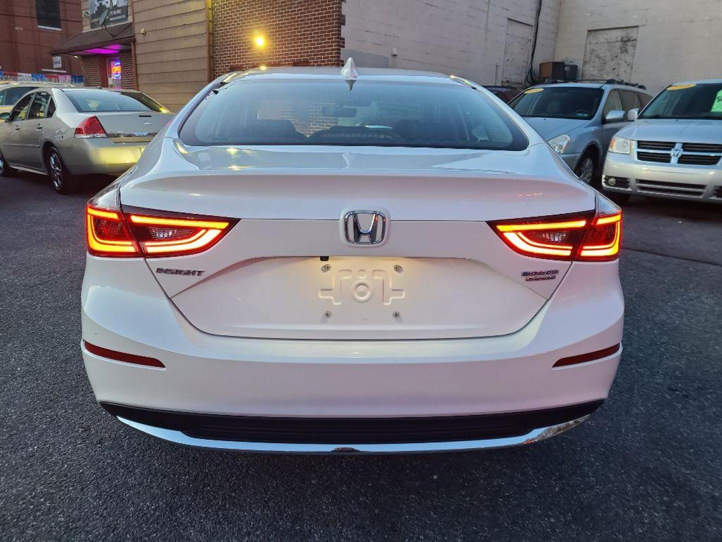 2019 WHITE HONDA INSIGHT TOURING (19XZE4F91KE) with an 1.5L engine, Automatic transmission, located at 117 North Cameron Street, Harrisburg, PA, 17101, (717) 963-8962, 40.266762, -76.875259 - WE FINANCE!!! Good Credit/ Bad Credit/ No Credit - ALL Trade-Ins Welcomed!!! ***Guaranteed Credit Approval*** APPLY ONLINE or CALL us TODAY ;) Internet Prices and Marketplace Prices are SPECIAL discounted ***CASH DEALS*** Retail Prices are higher. Please call us to discuss your cash and finan - Photo#3