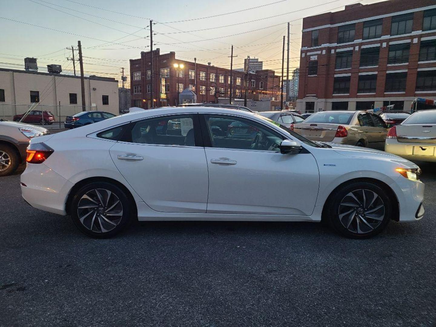 2019 WHITE HONDA INSIGHT TOURING (19XZE4F91KE) with an 1.5L engine, Automatic transmission, located at 117 North Cameron Street, Harrisburg, PA, 17101, (717) 963-8962, 40.266762, -76.875259 - WE FINANCE!!! Good Credit/ Bad Credit/ No Credit - ALL Trade-Ins Welcomed!!! ***Guaranteed Credit Approval*** APPLY ONLINE or CALL us TODAY ;) Internet Prices and Marketplace Prices are SPECIAL discounted ***CASH DEALS*** Retail Prices are higher. Please call us to discuss your cash and finan - Photo#5