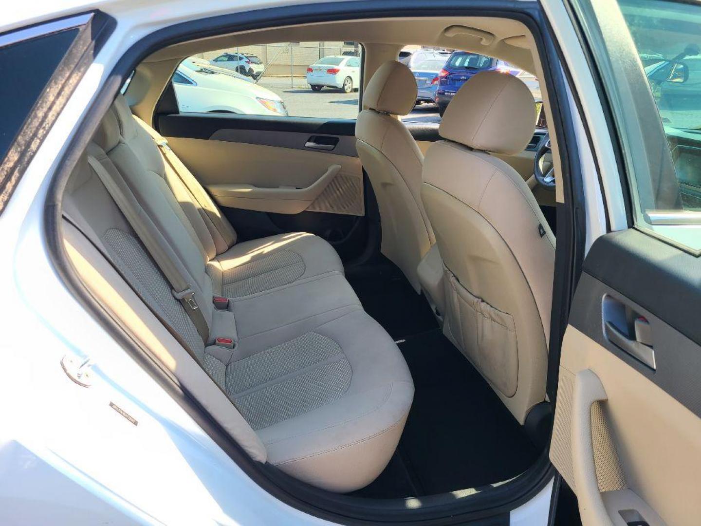 2019 WHITE HYUNDAI SONATA SE (5NPE24AF4KH) with an 2.4L engine, Automatic transmission, located at 7981 Paxton Street, Harrisburg, PA, 17111, (717) 561-2926, 40.261490, -76.749229 - WE FINANCE!!! Good Credit/ Bad Credit/ No Credit - ALL Trade-Ins Welcomed!!! ***Guaranteed Credit Approval*** APPLY ONLINE or CALL us TODAY ;) Internet Prices and Marketplace Prices are SPECIAL discounted ***CASH DEALS*** Retail Prices are higher. Please call us to discuss your cash and finan - Photo#9